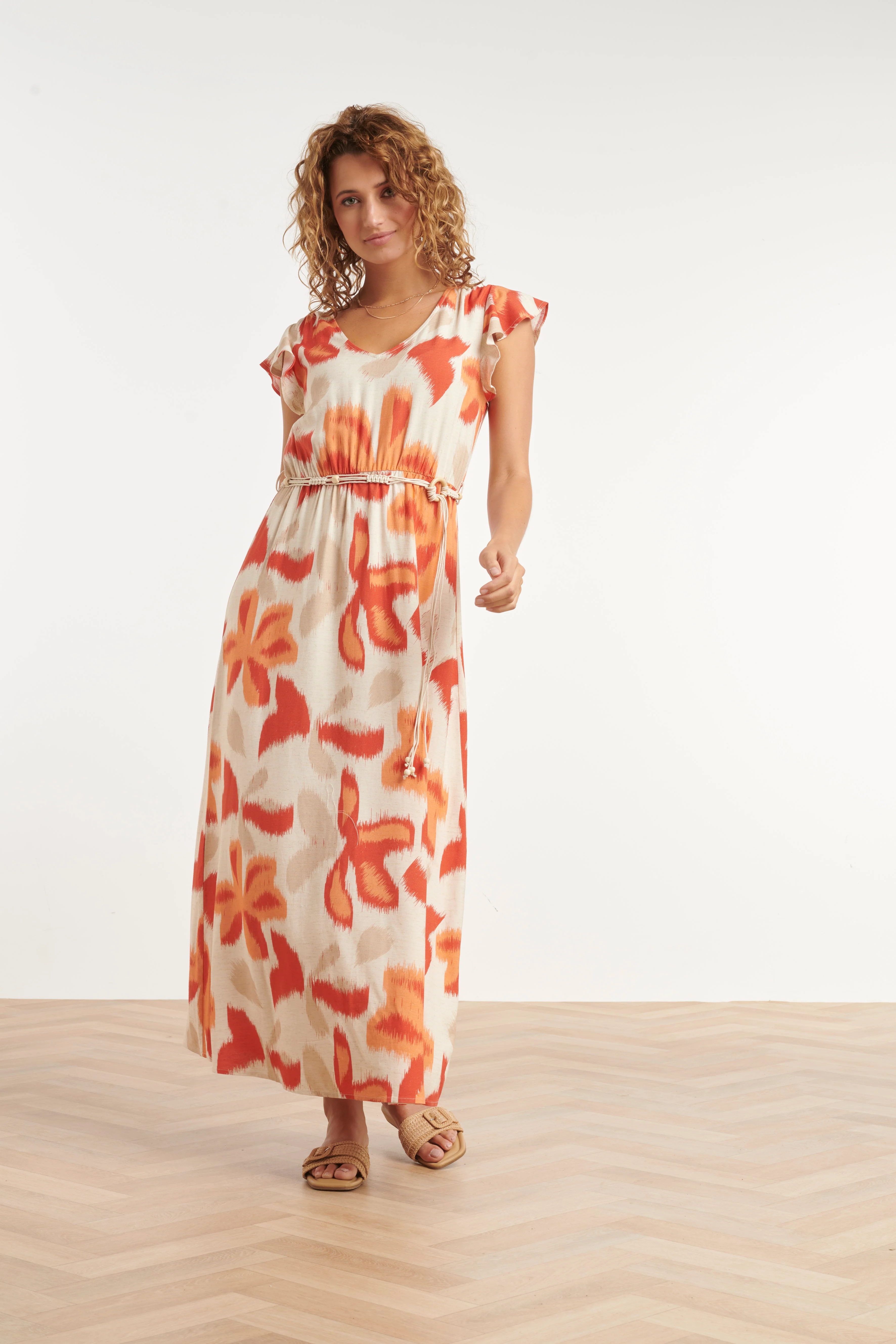 Lange Jurk Met Oranje En Beige Bloem Print En Taillekoord | Sand - Muticolour