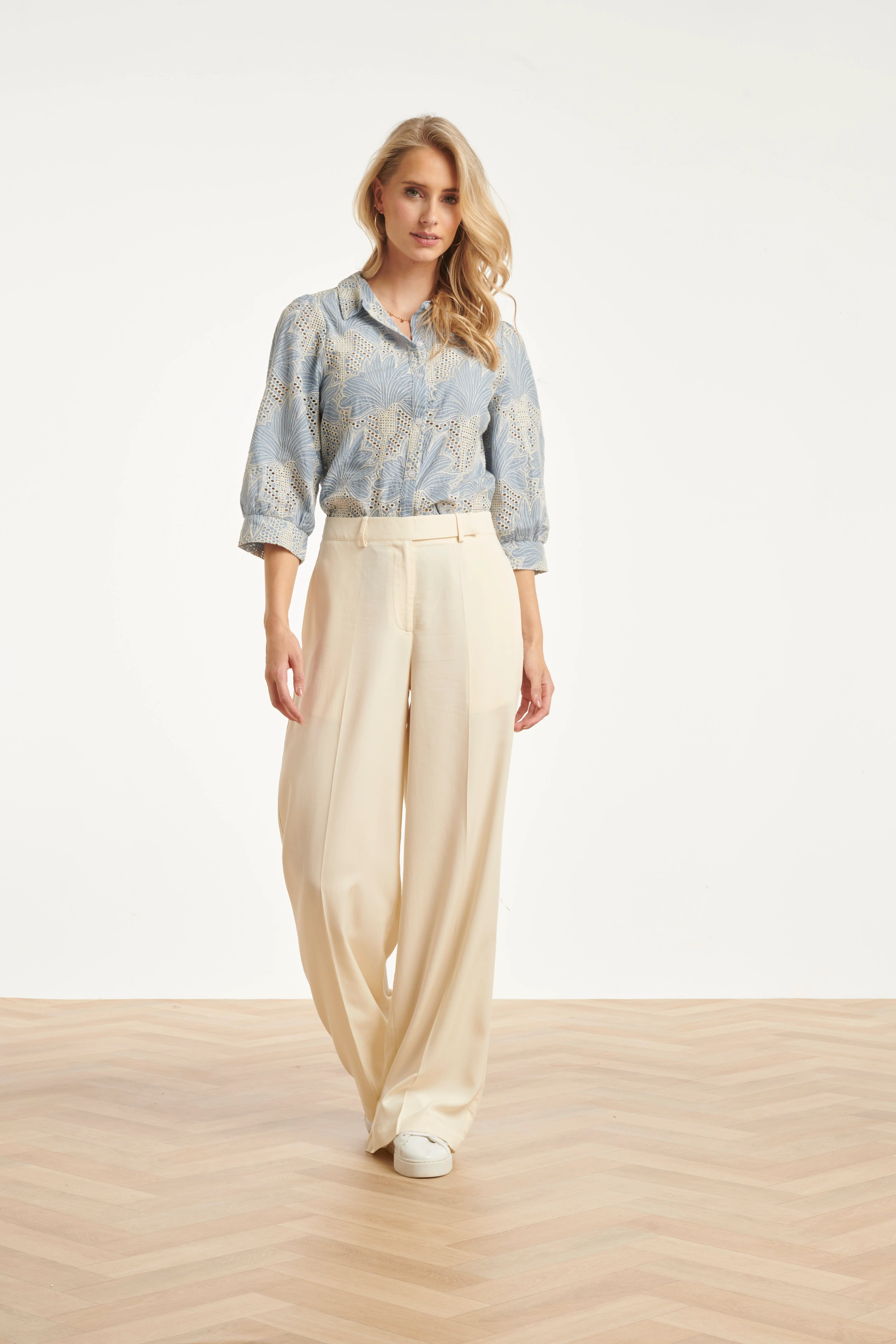 Lichtblauwe Blouse Met Witte Broderie Print | Light Blue - Off White - Image 5