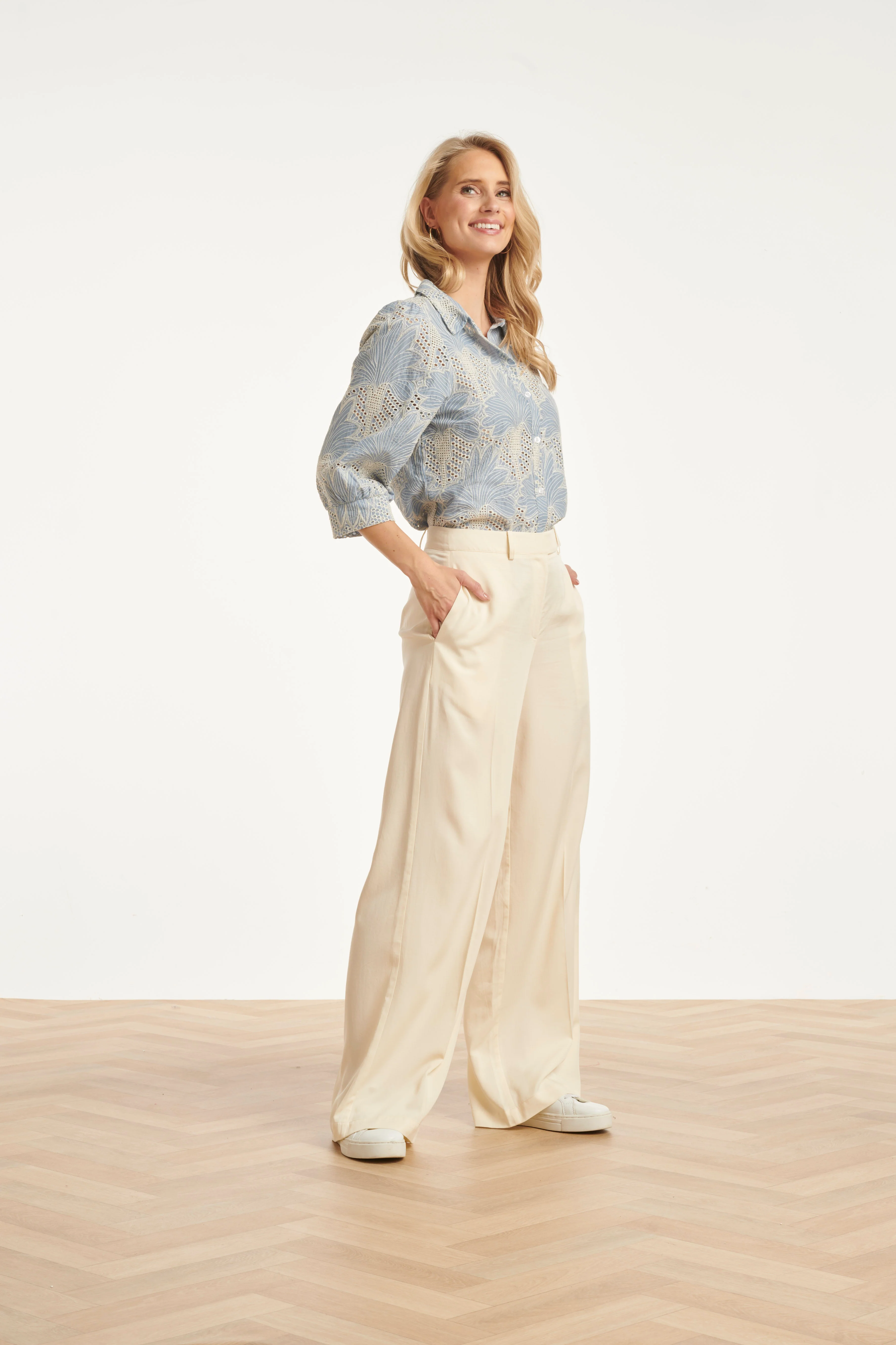 Lichtblauwe Blouse Met Witte Broderie Print | Light Blue - Off White - Image 7