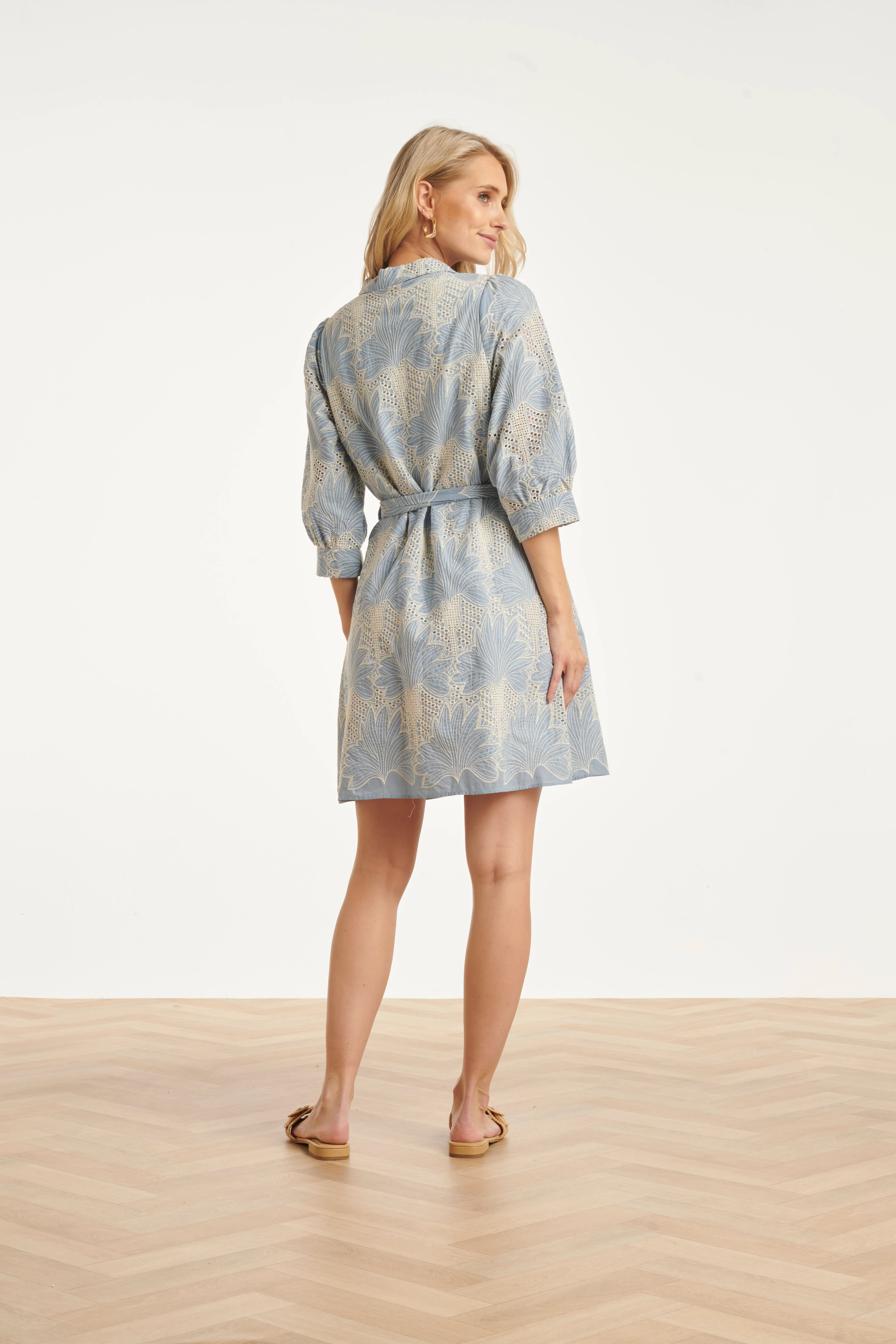 Lichtblauwe Jurk Met Witte Broderie Print | Light Blue - Off White - Image 11