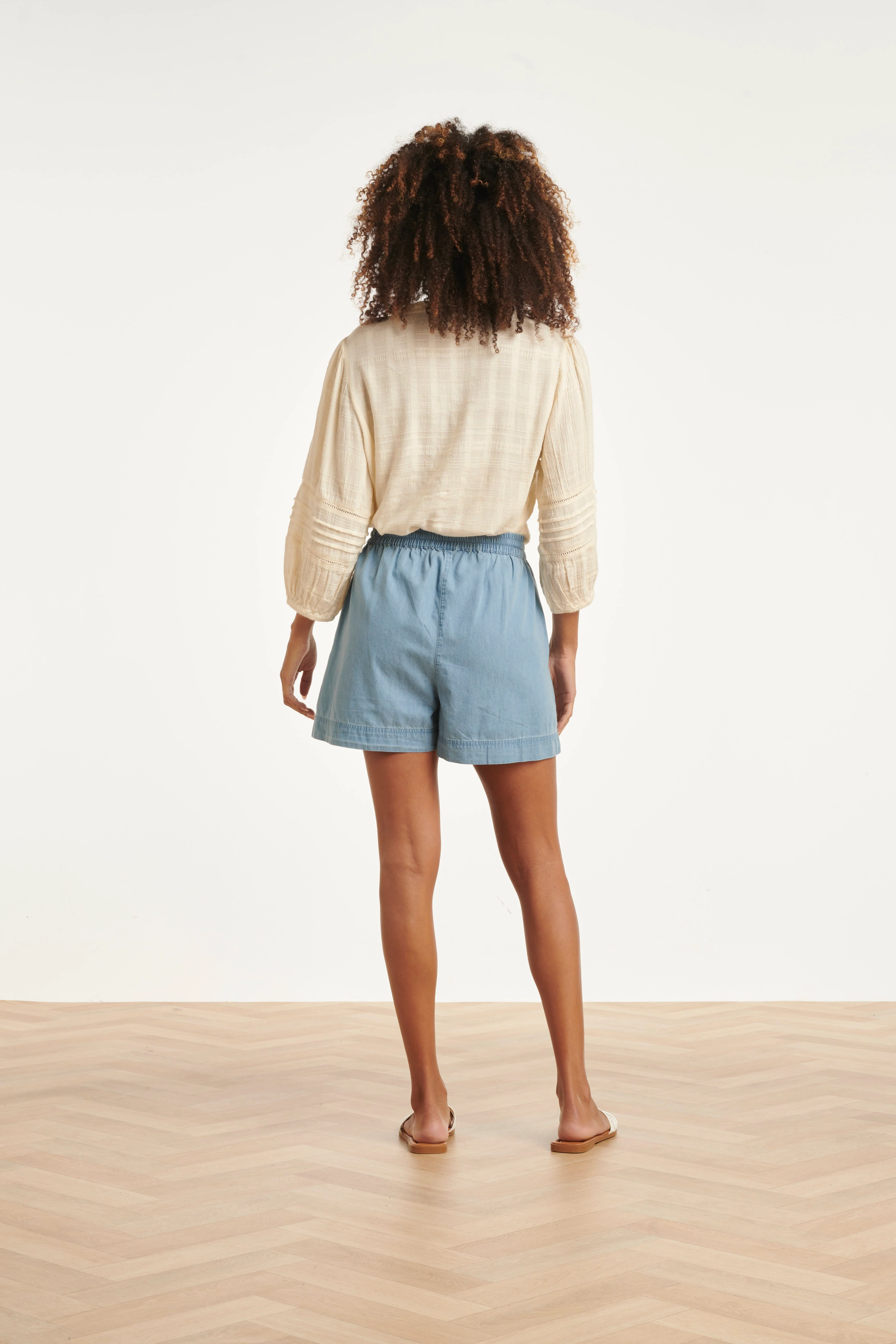 Lichtblauwe Tencel Shorts Met Elastische Taille | Denim - Image 11