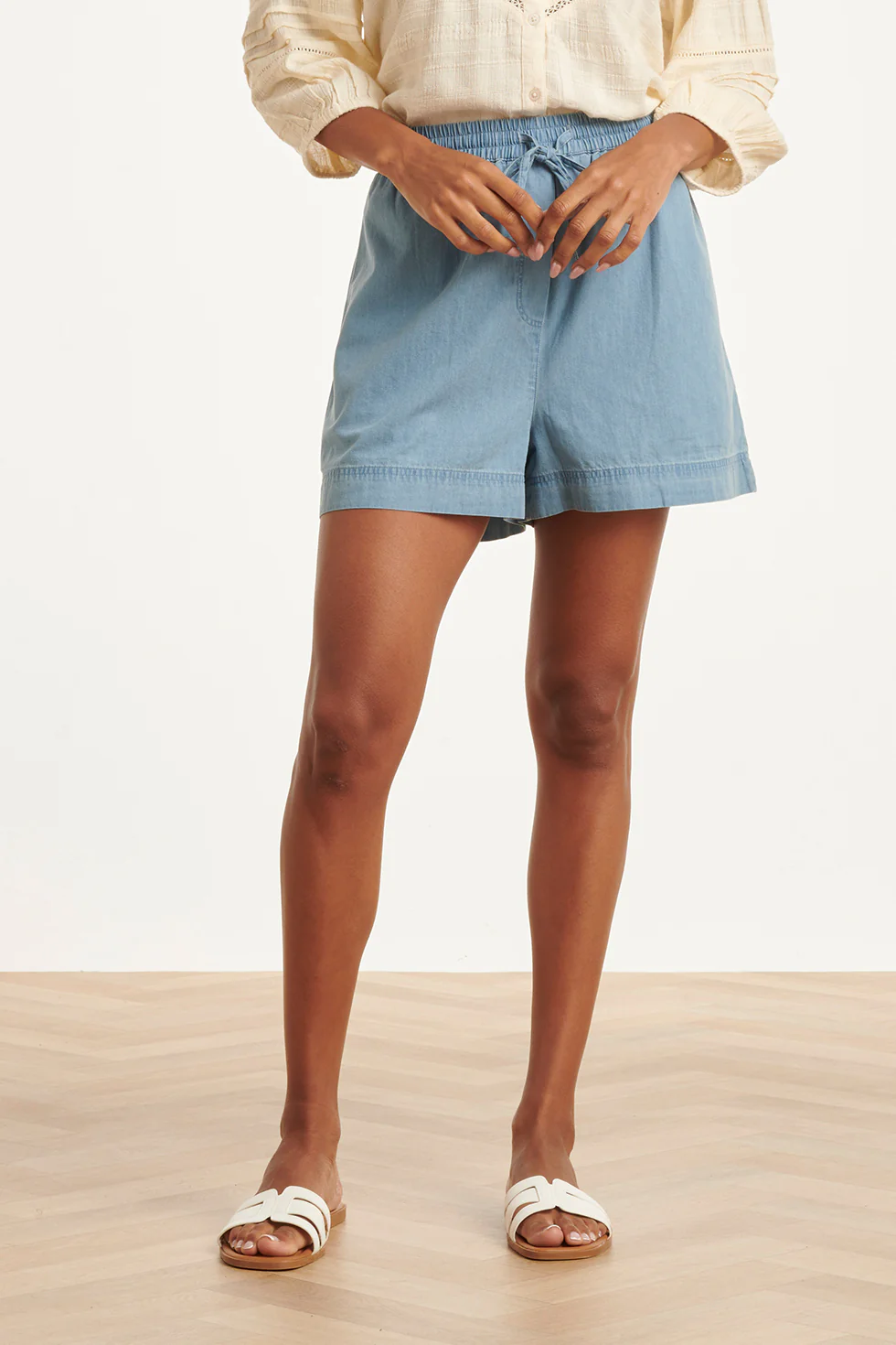 Lichtblauwe Tencel Shorts Met Elastische Taille | Denim - Image 6
