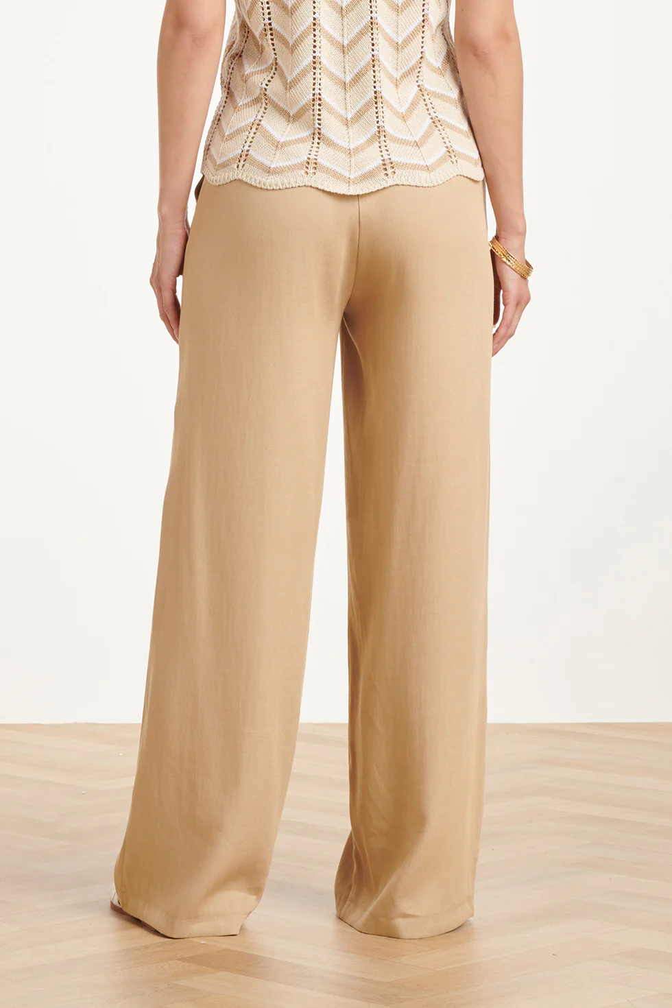 Luchtige Wide Leg Broek In Zandkleur – Stijlvolle Essentials | Dark Sand - Image 6