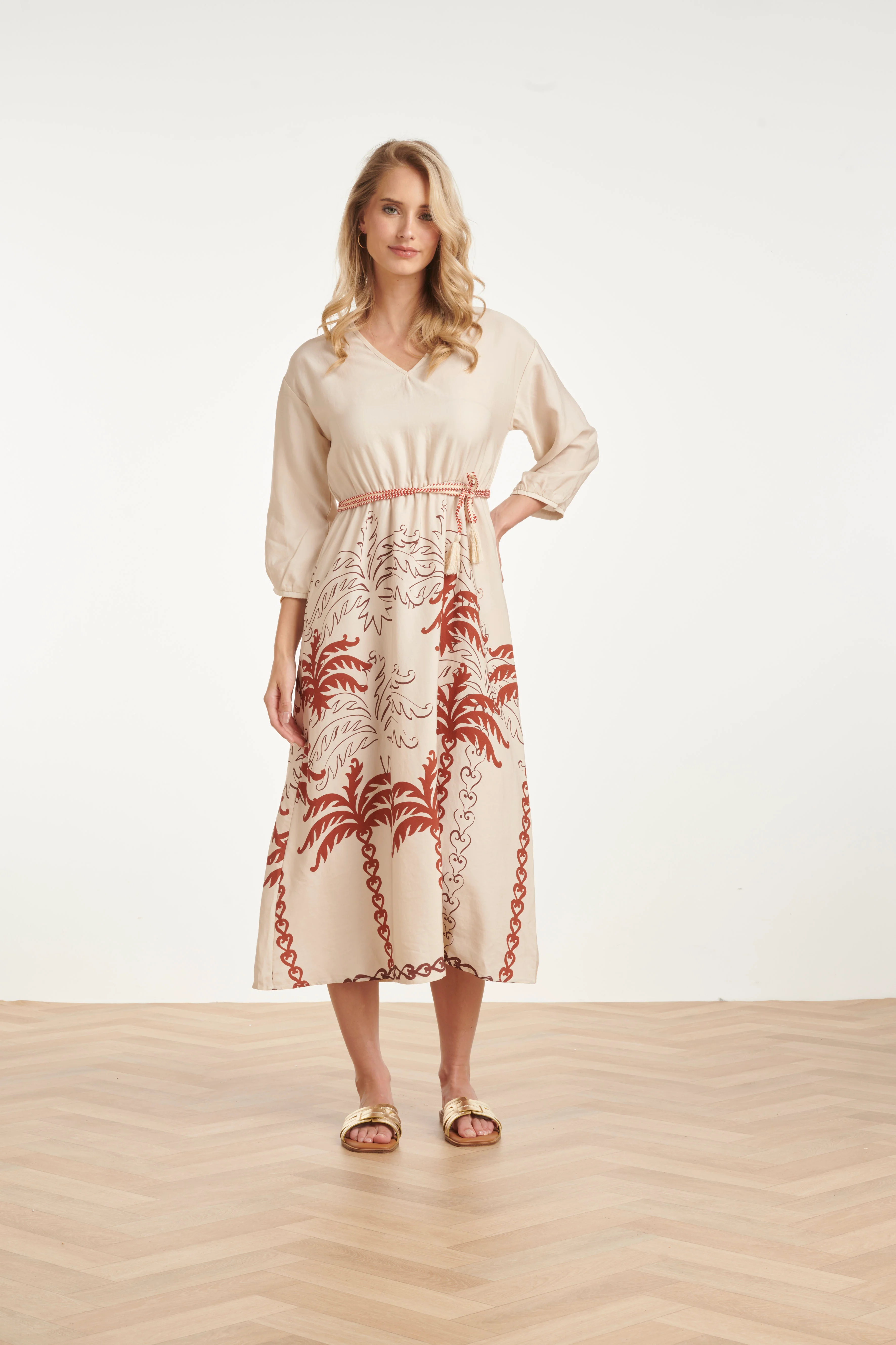 Maxi-Jurk Met Roest En Zand Palm Print En Tassel-Ceintuur | Sand - Brique