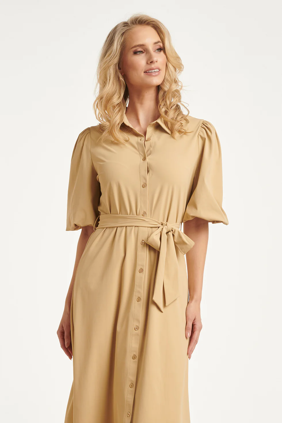 Midi Doorknoopjurk In Luxe Travelstof Met Stretch | Dark Sand - Image 3