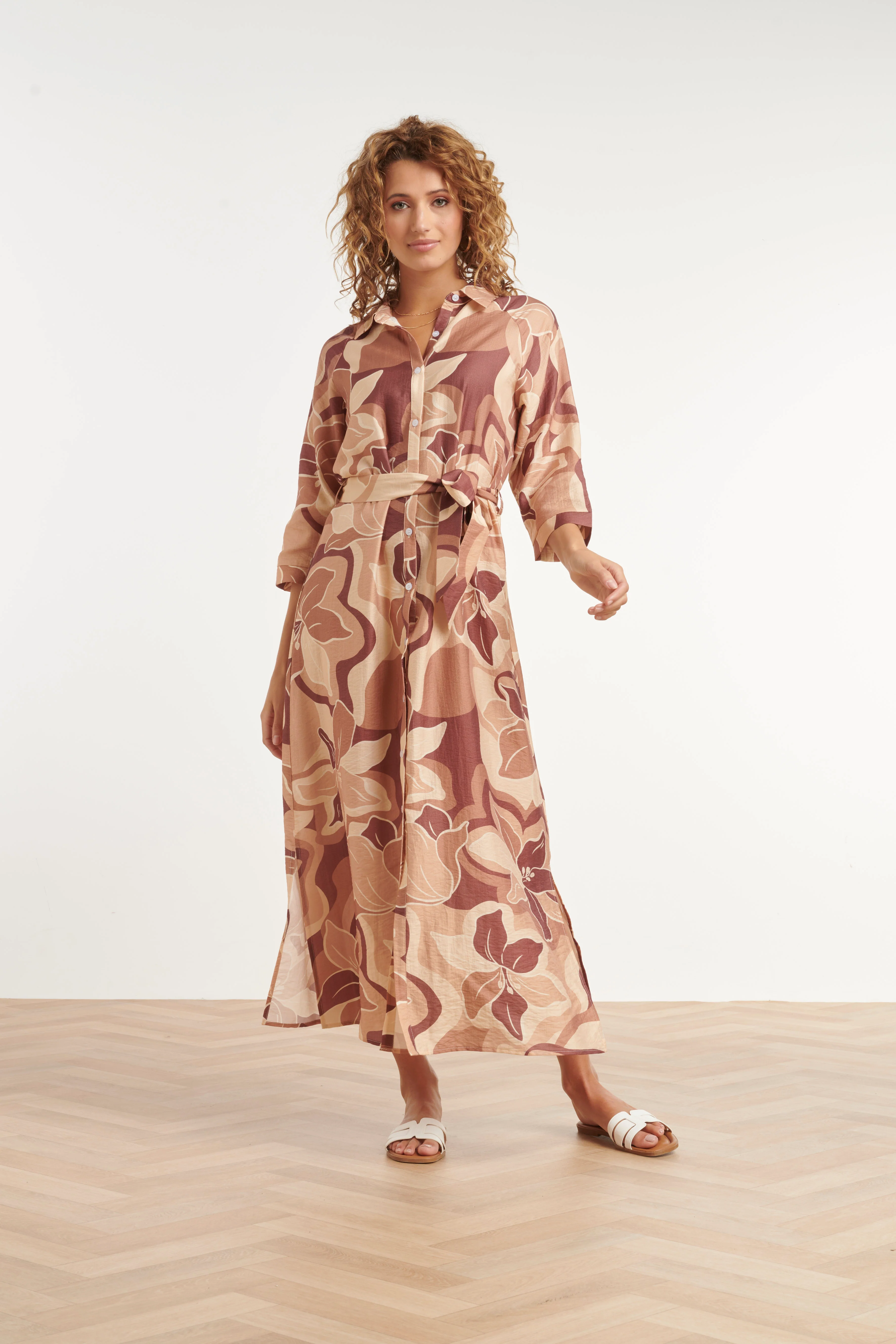 Midi Jurk Met Bloemenprint In Bruin En Beige En Ceintuur | Muticolour