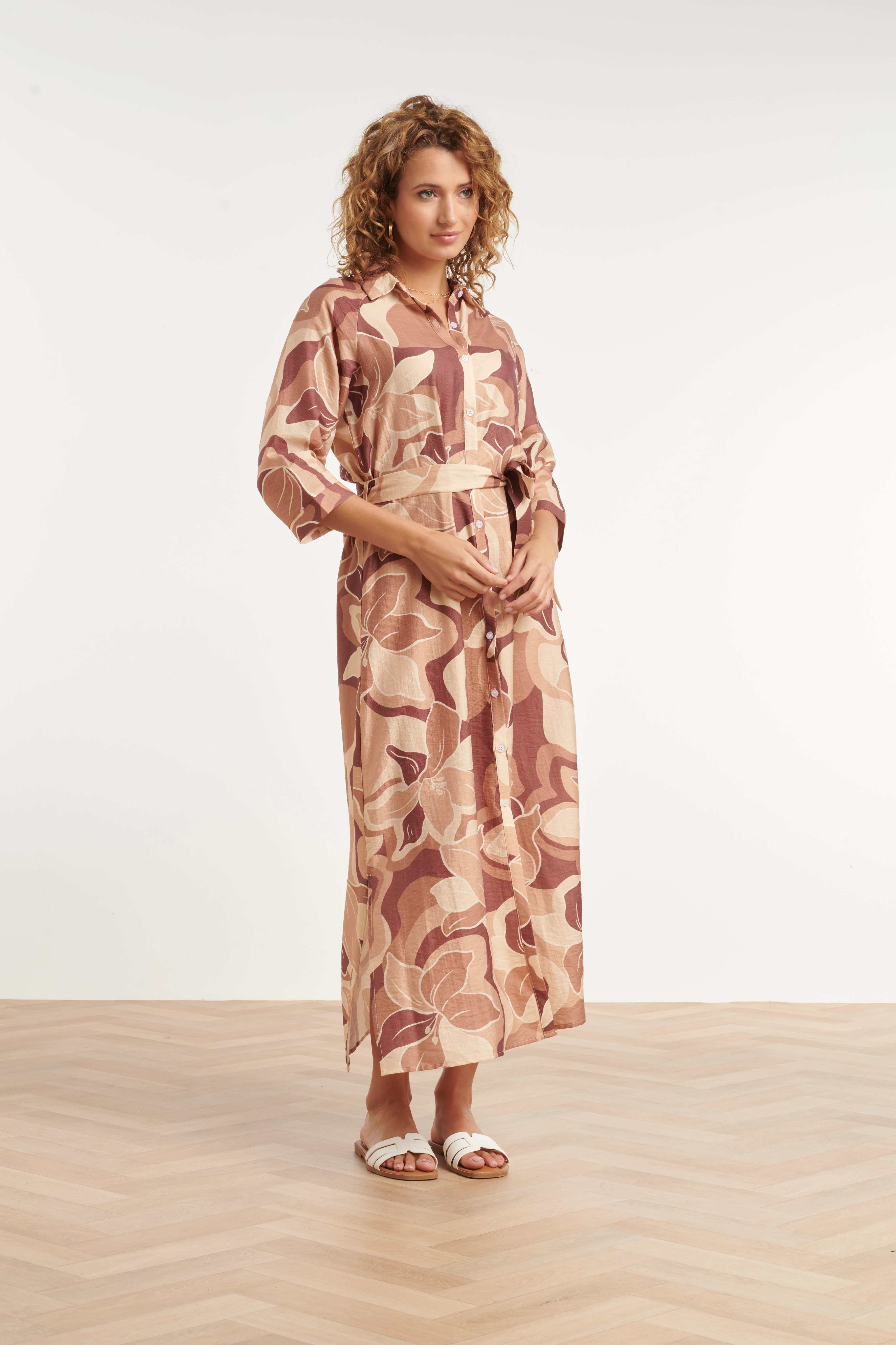 Midi Jurk Met Bloemenprint In Bruin En Beige En Ceintuur | Muticolour - Image 4
