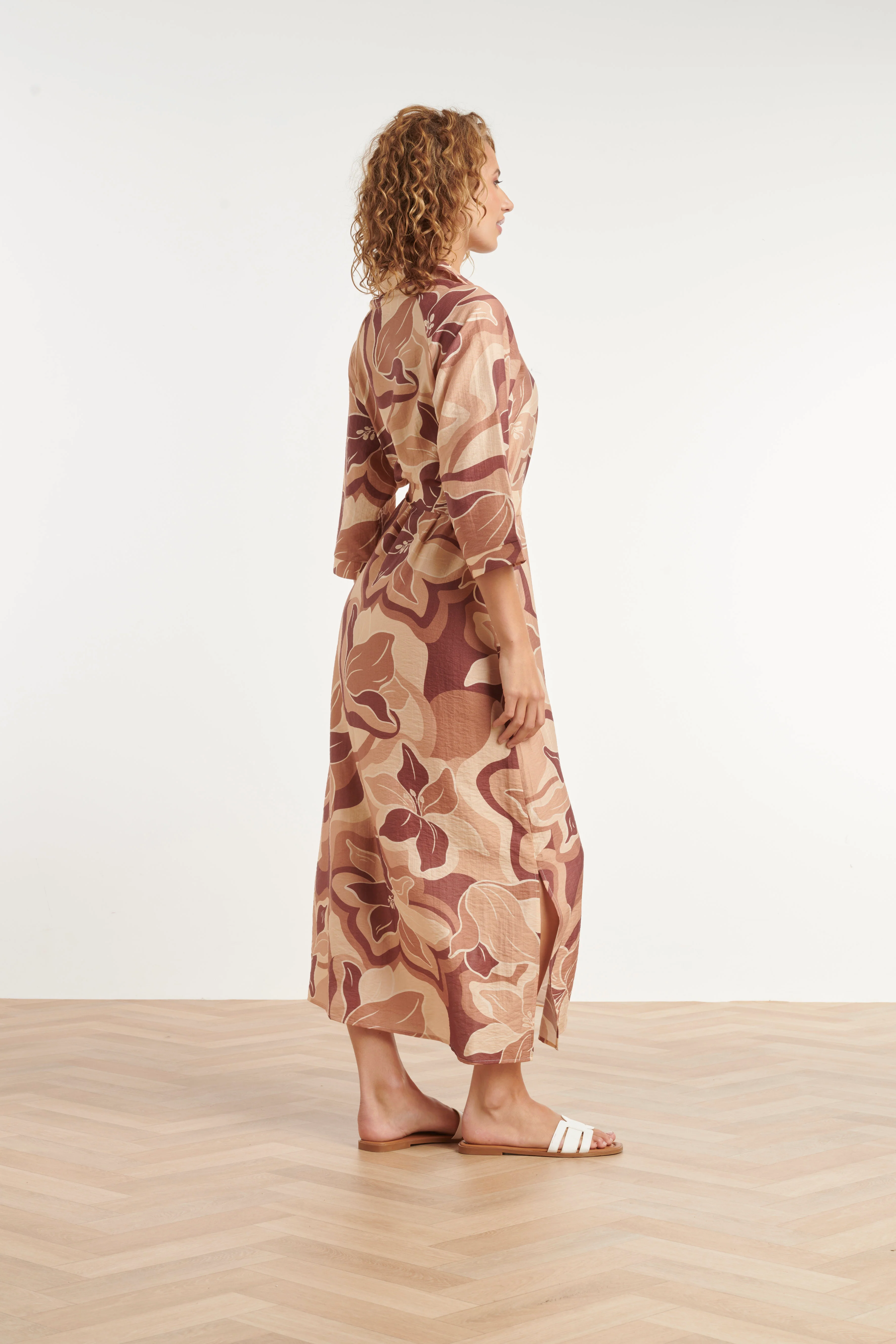 Midi Jurk Met Bloemenprint In Bruin En Beige En Ceintuur | Muticolour - Image 5