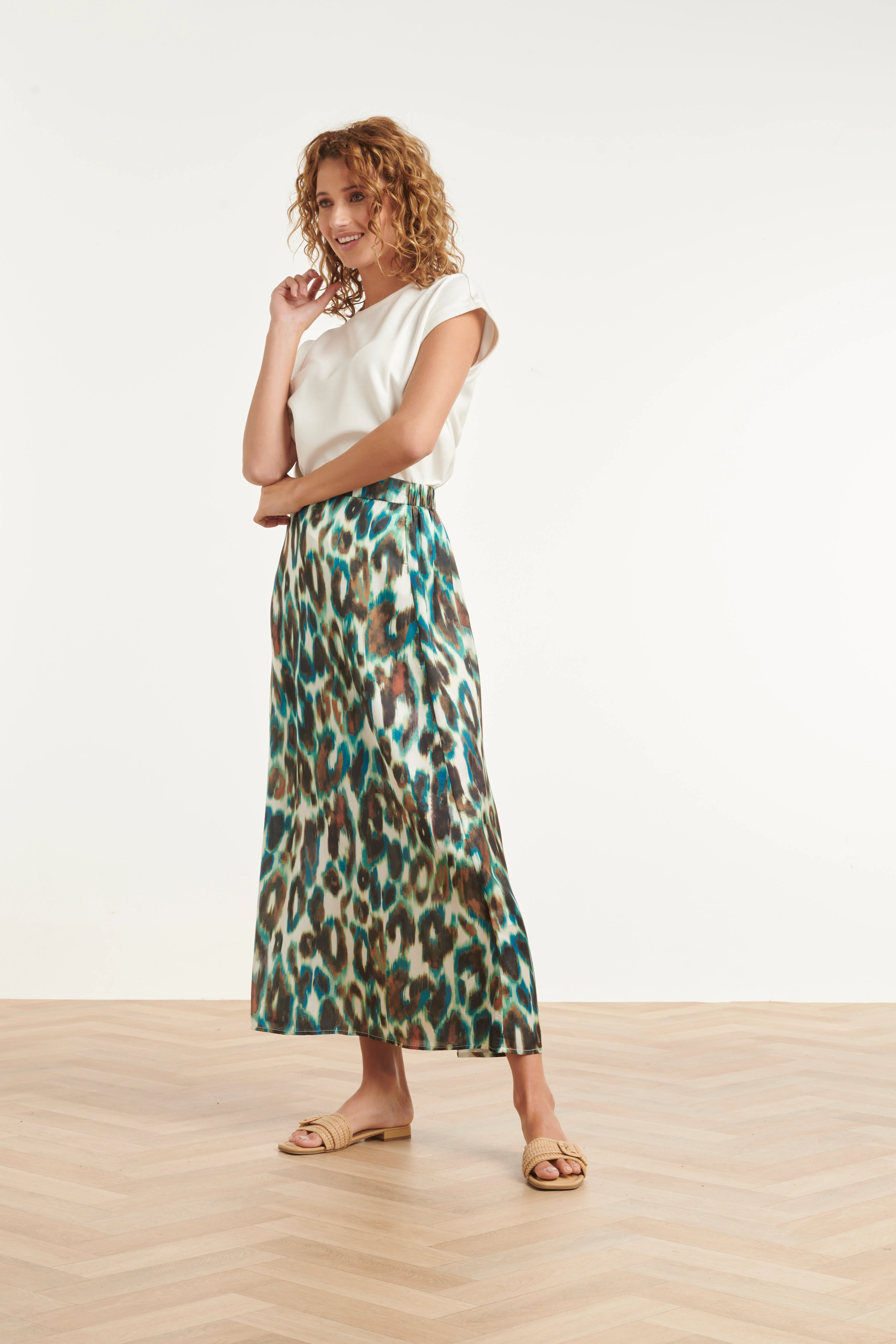 Midi Rok Met Abstracte Dierenprint In Groen En Bruin | Muticolour - Image 4