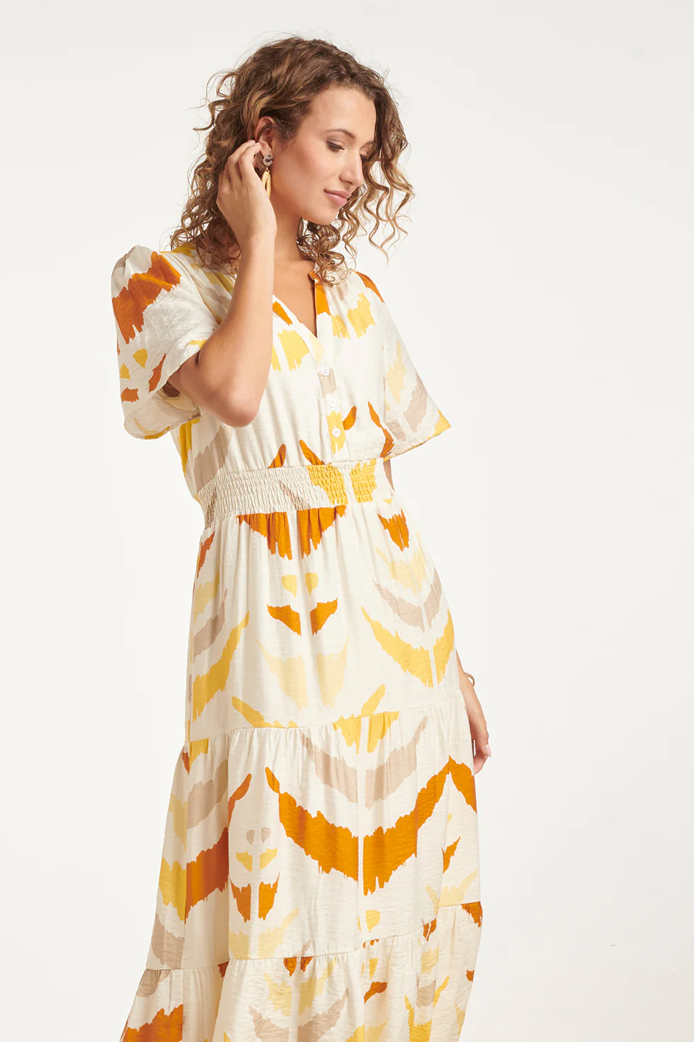 Midi V Hals Jurk Met Oranje Aztec Print | White - Yellow - Image 3