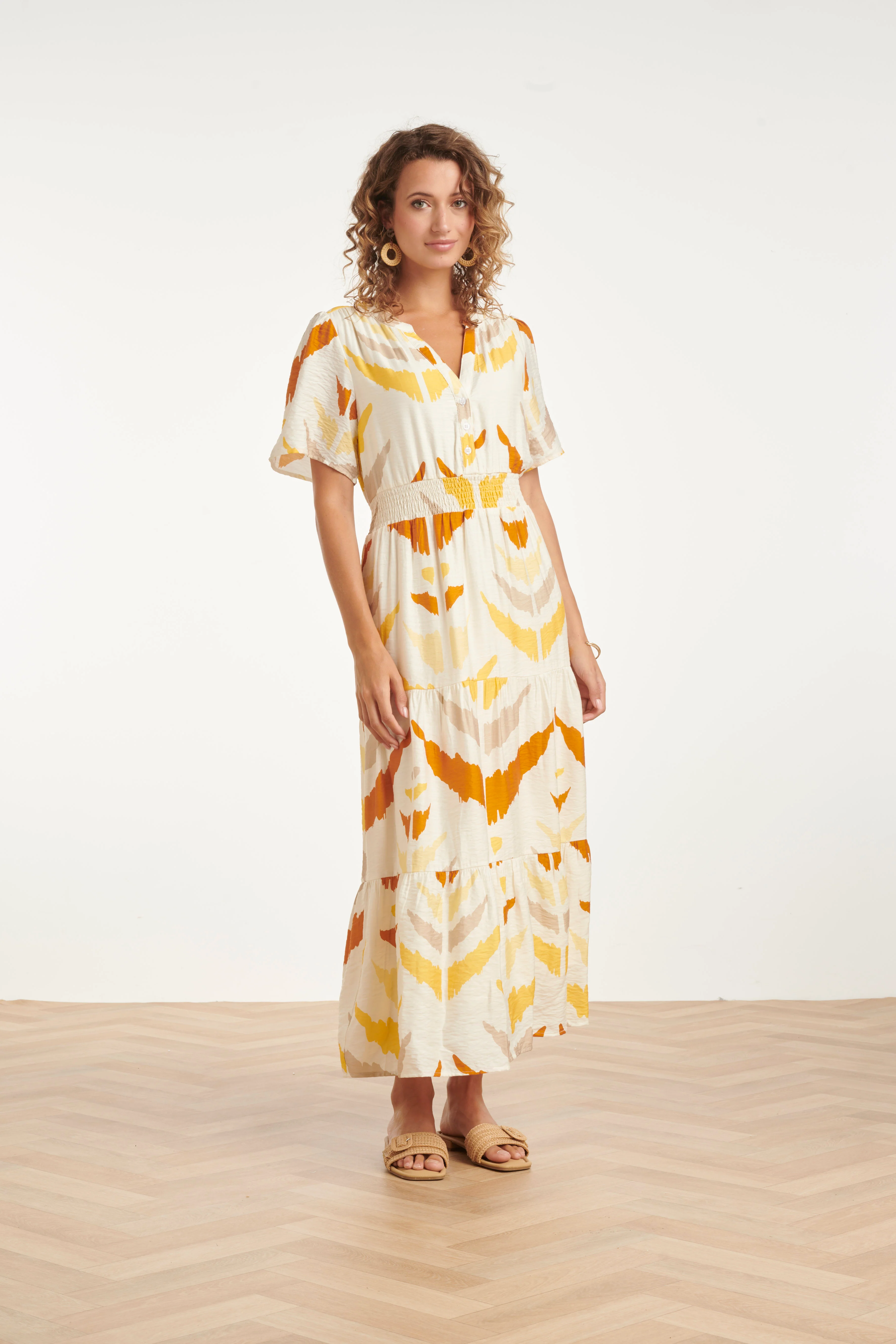 Midi V Hals Jurk Met Oranje Aztec Print | White - Yellow - Image 4