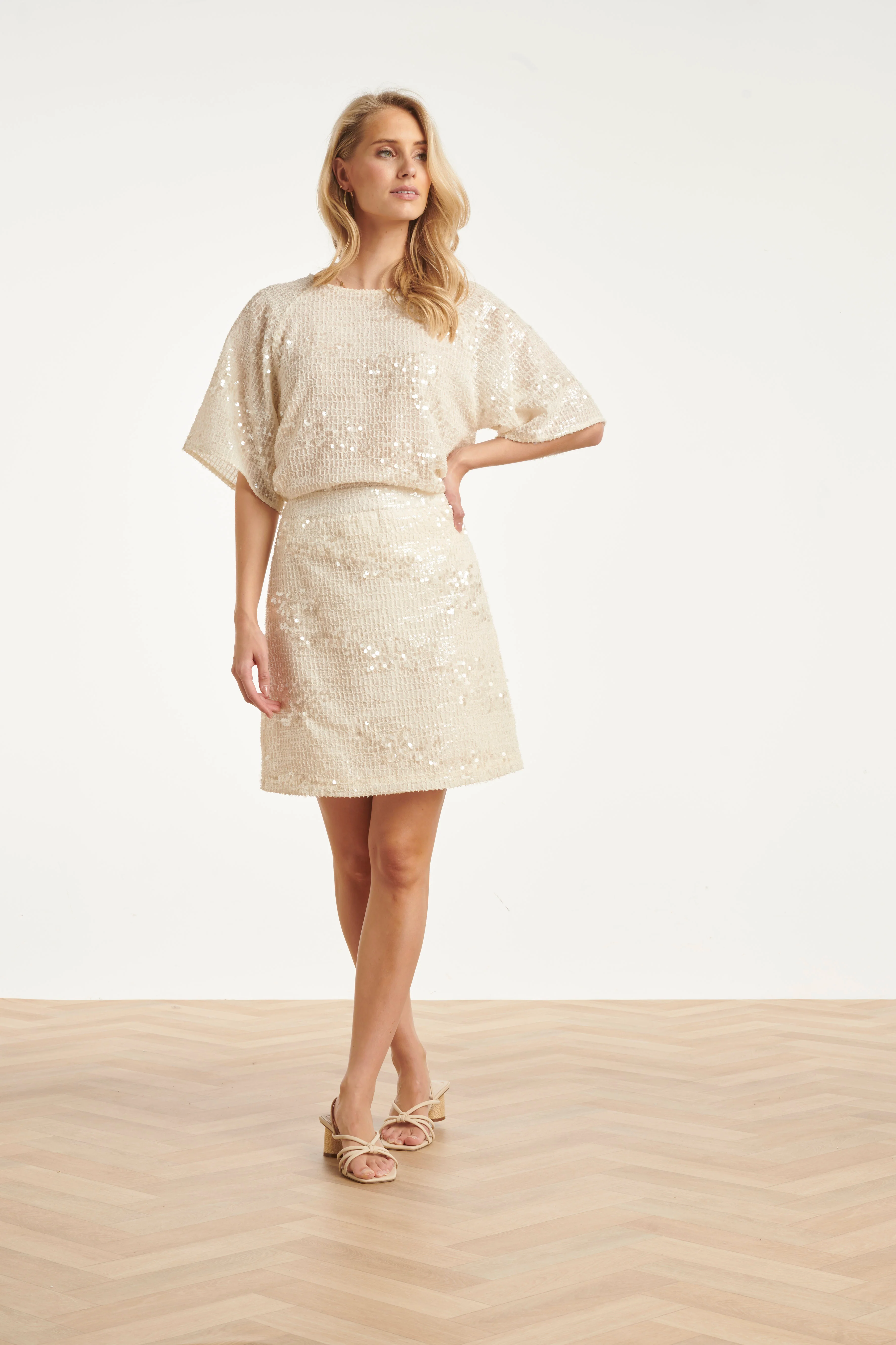 Pailletten Mini Rok Met Structuur En Aansluitende Pasvorm | Off White - Silver - Image 5