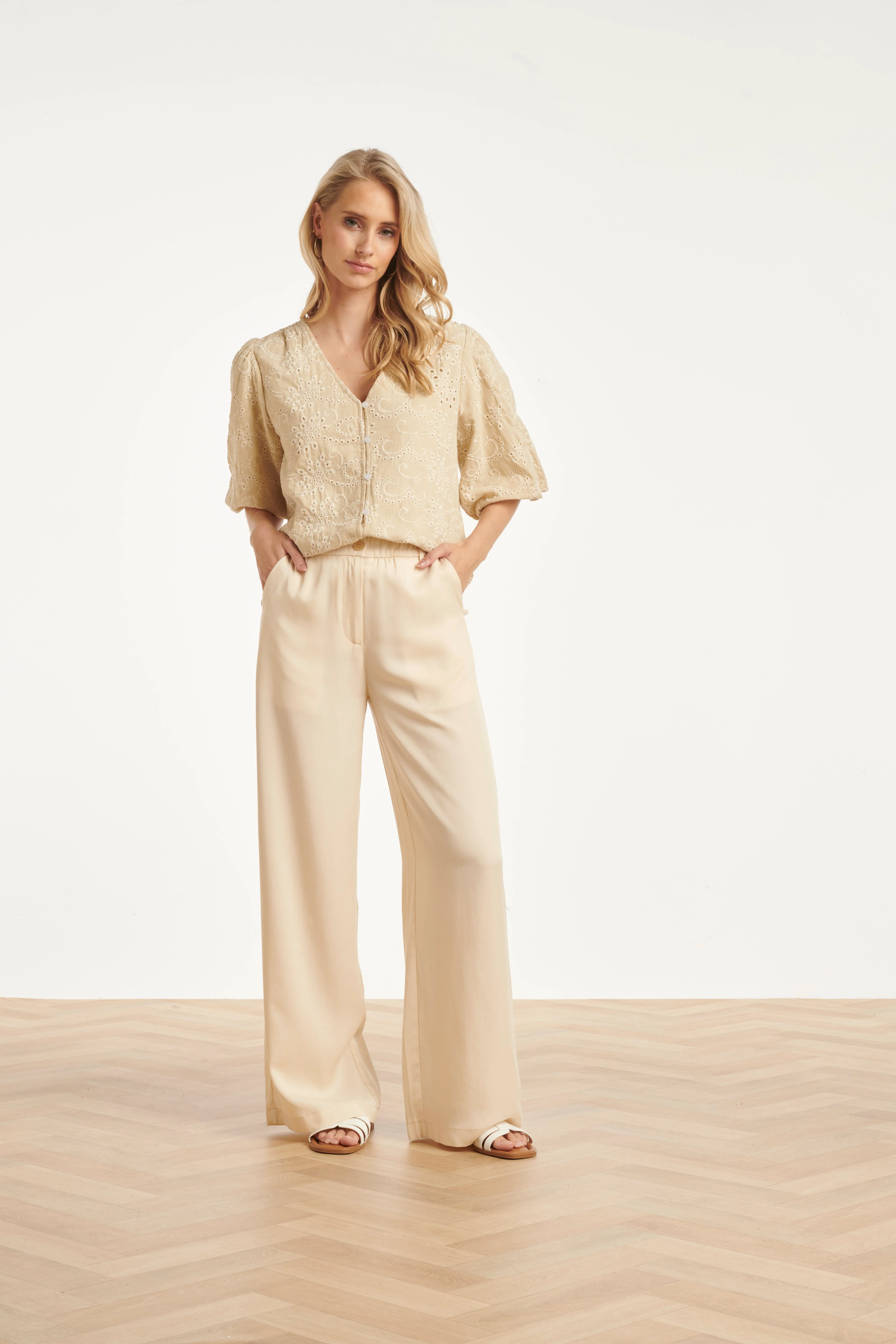 Soepel Dames Pantalon Met Wijde Pijpen | Sand - Image 2