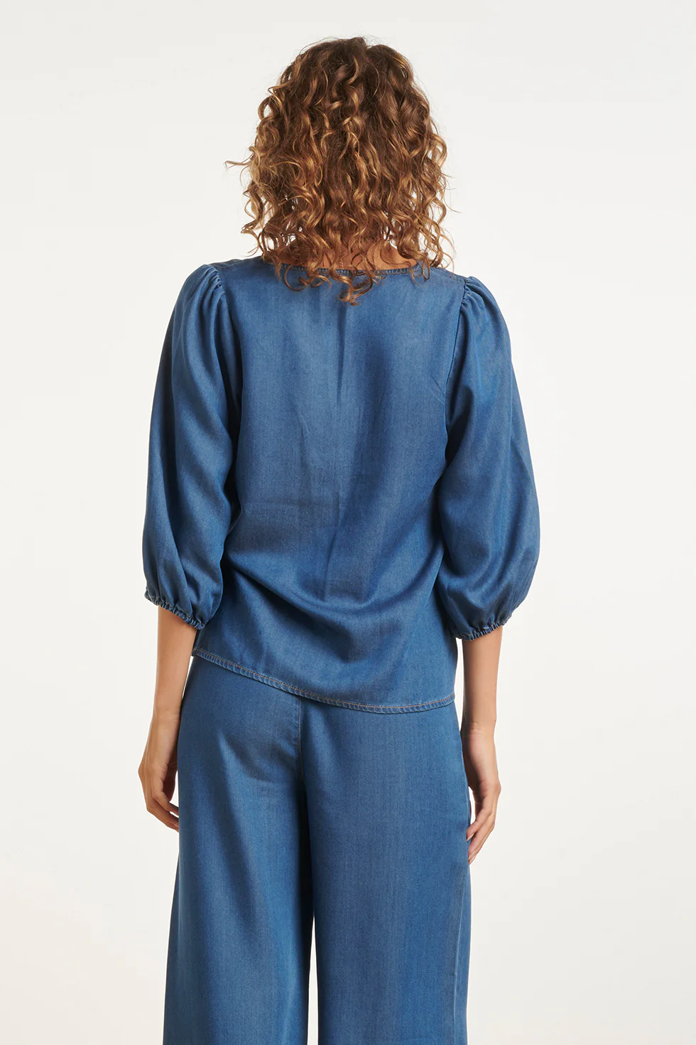 Soepele Tencel Denim Top | Medium Blue Denim - Image 12