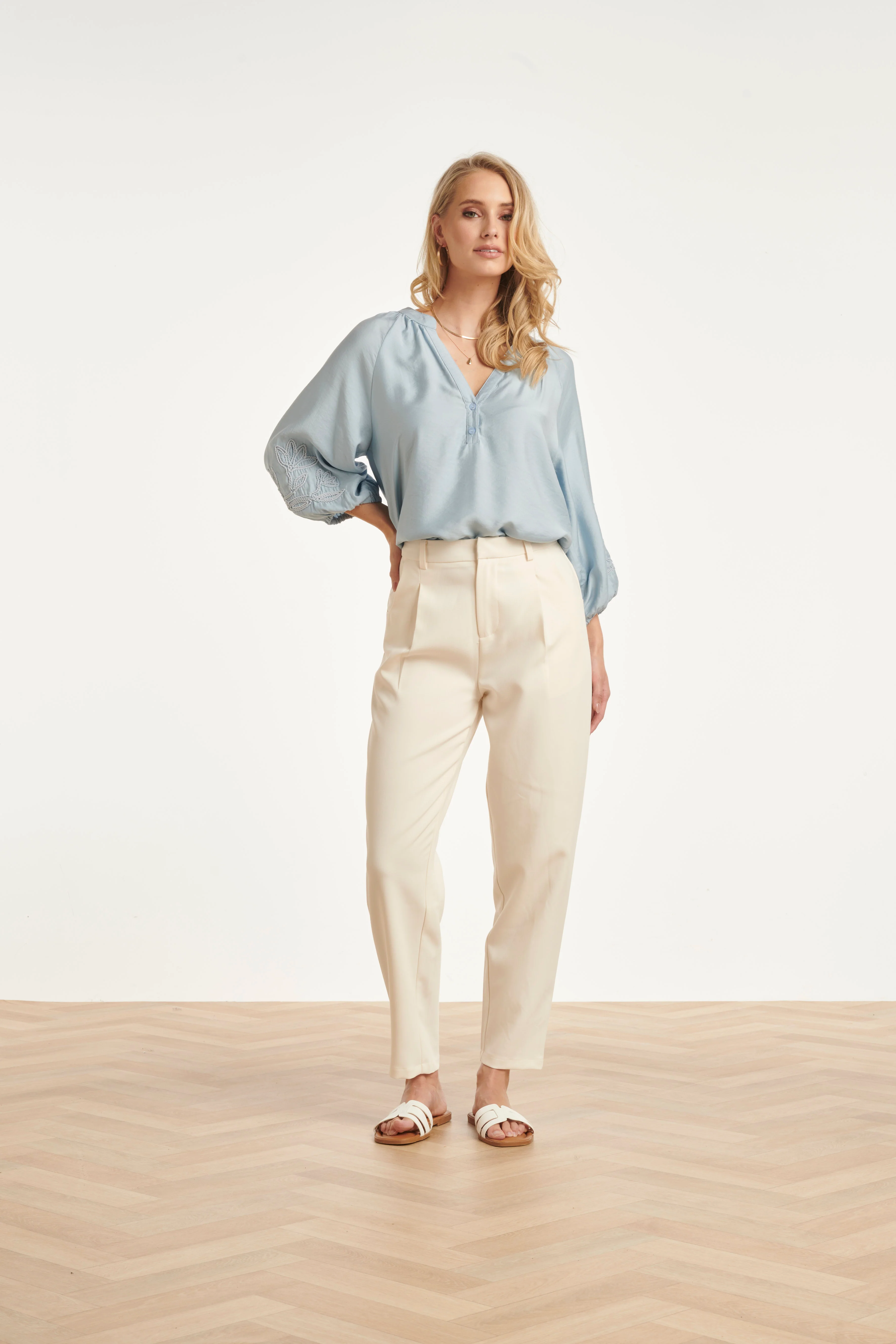 Soepelvallende Blouse Met Geborduurde Mouwen | Light Blue - Image 3