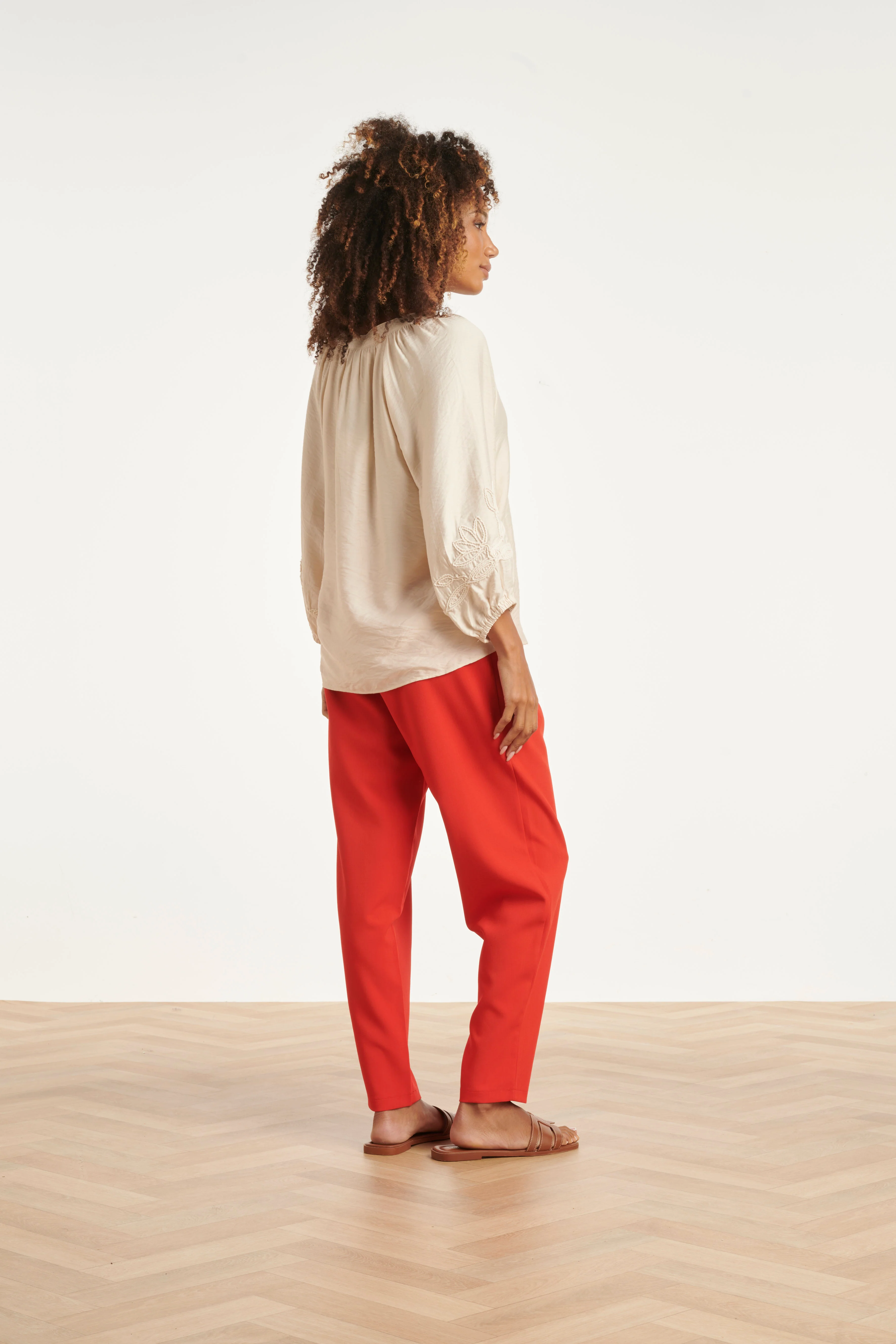 Soepelvallende Blouse Met Geborduurde Mouwen | Off White - Image 5