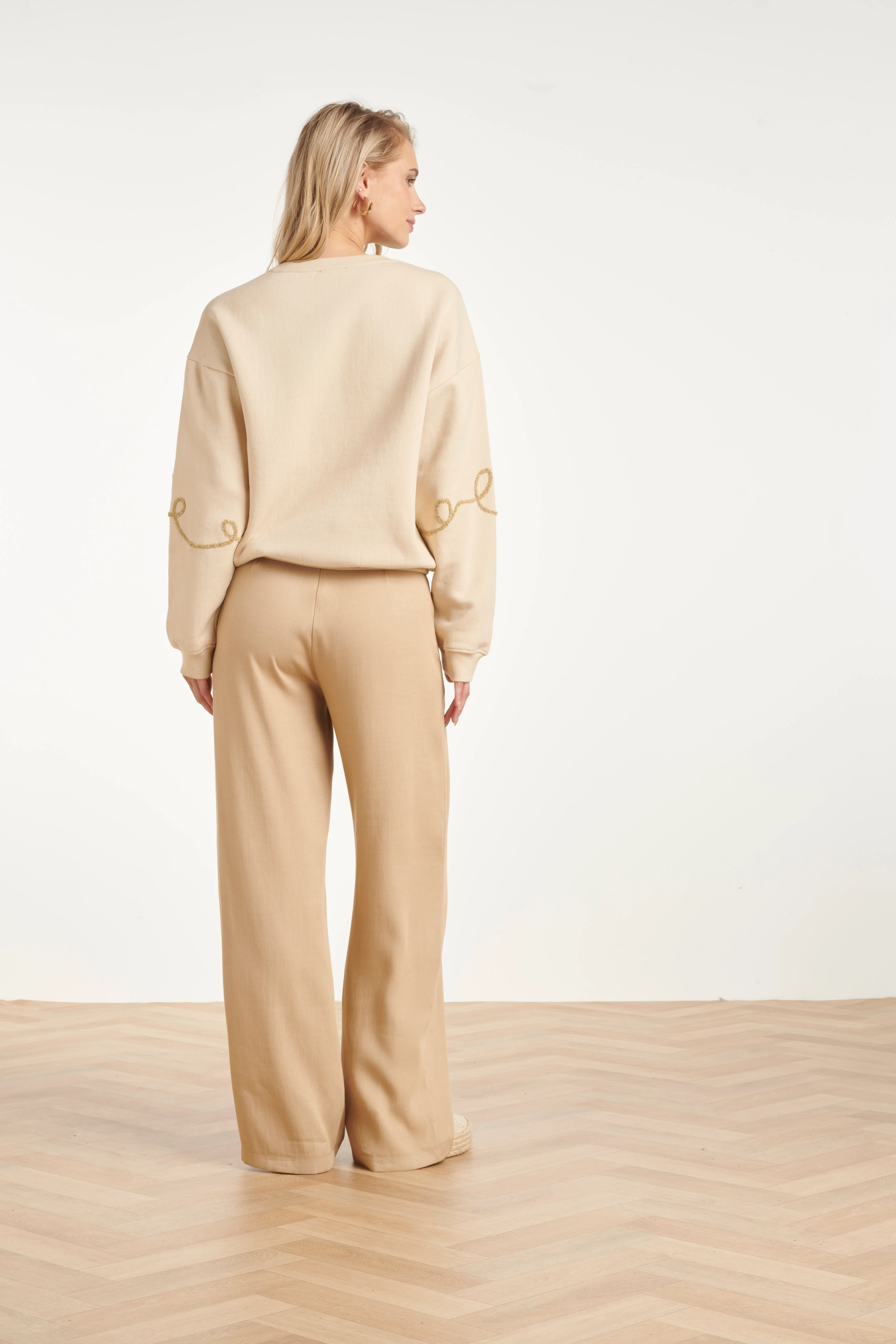 Sweater Met Goudkleurige Borduring | Off White - Dark Sand - Image 9