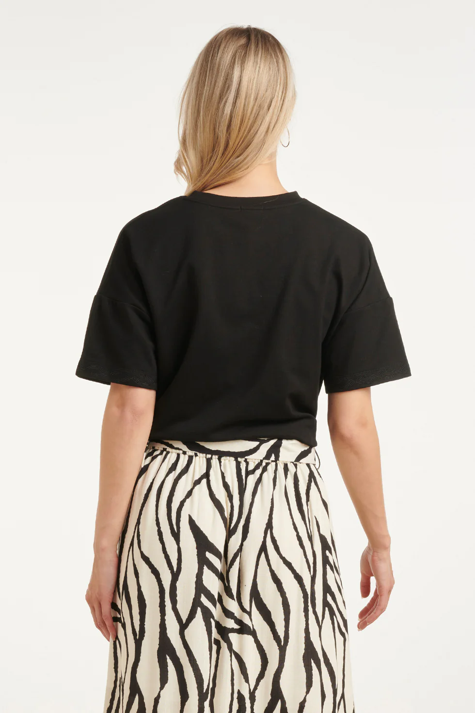 T-Shirt Met Subtiele Mouwafwerking | Black - Image 6