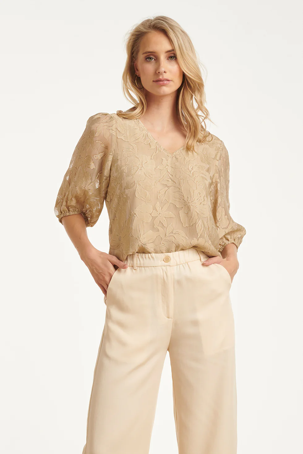 Top Met Jacquard Bloemenprint En V-Hals | Dark Sand - Image 2