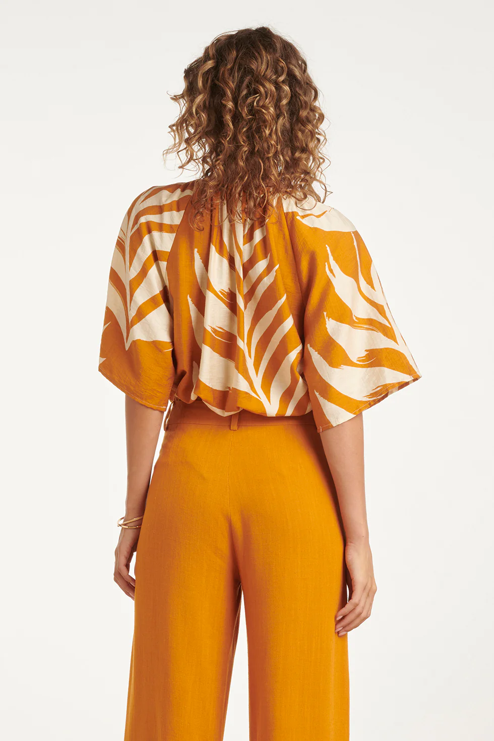 Tuniek Top Met Blad Print En Strikdetail In Oker Geel | Mustard - Off White - Image 6