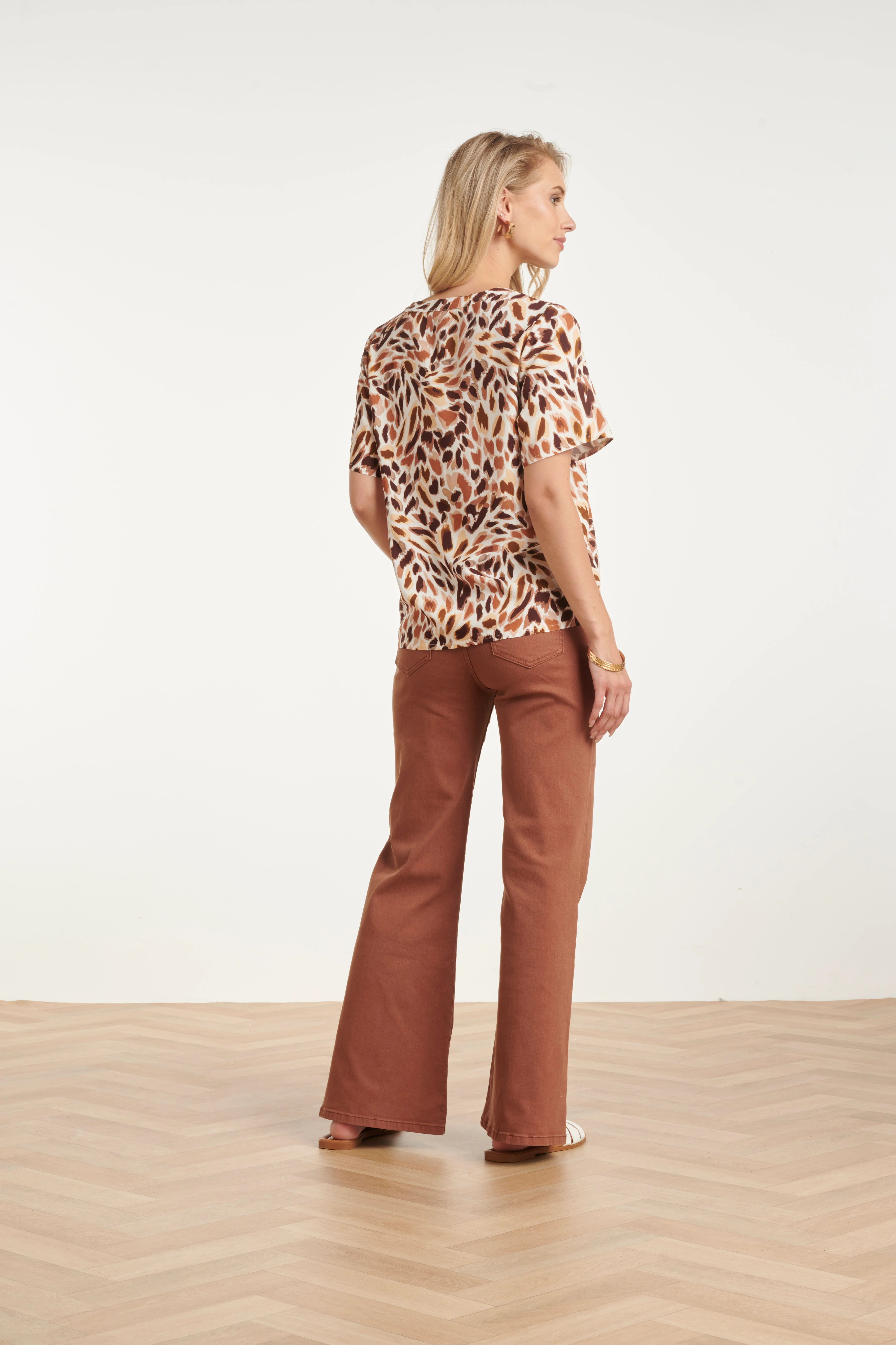 V-Hals Top Met Abstracte Dierenprint | Muticolour - Image 10