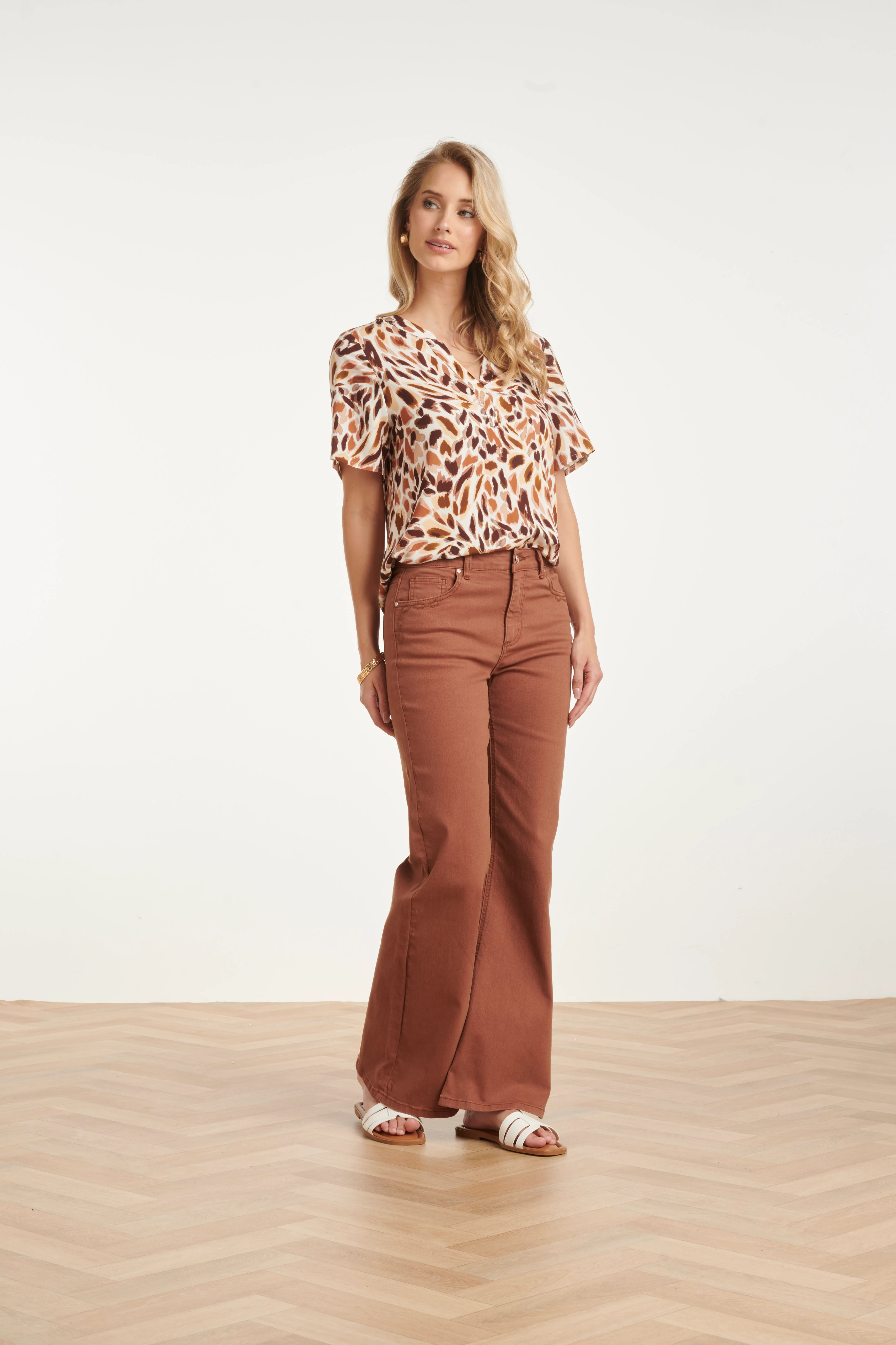 V-Hals Top Met Abstracte Dierenprint | Muticolour - Image 5