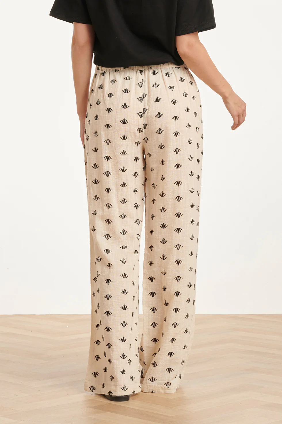Wide Leg Broek Met Aztec Print In Crème En Zwart | Off White - Black - Image 11