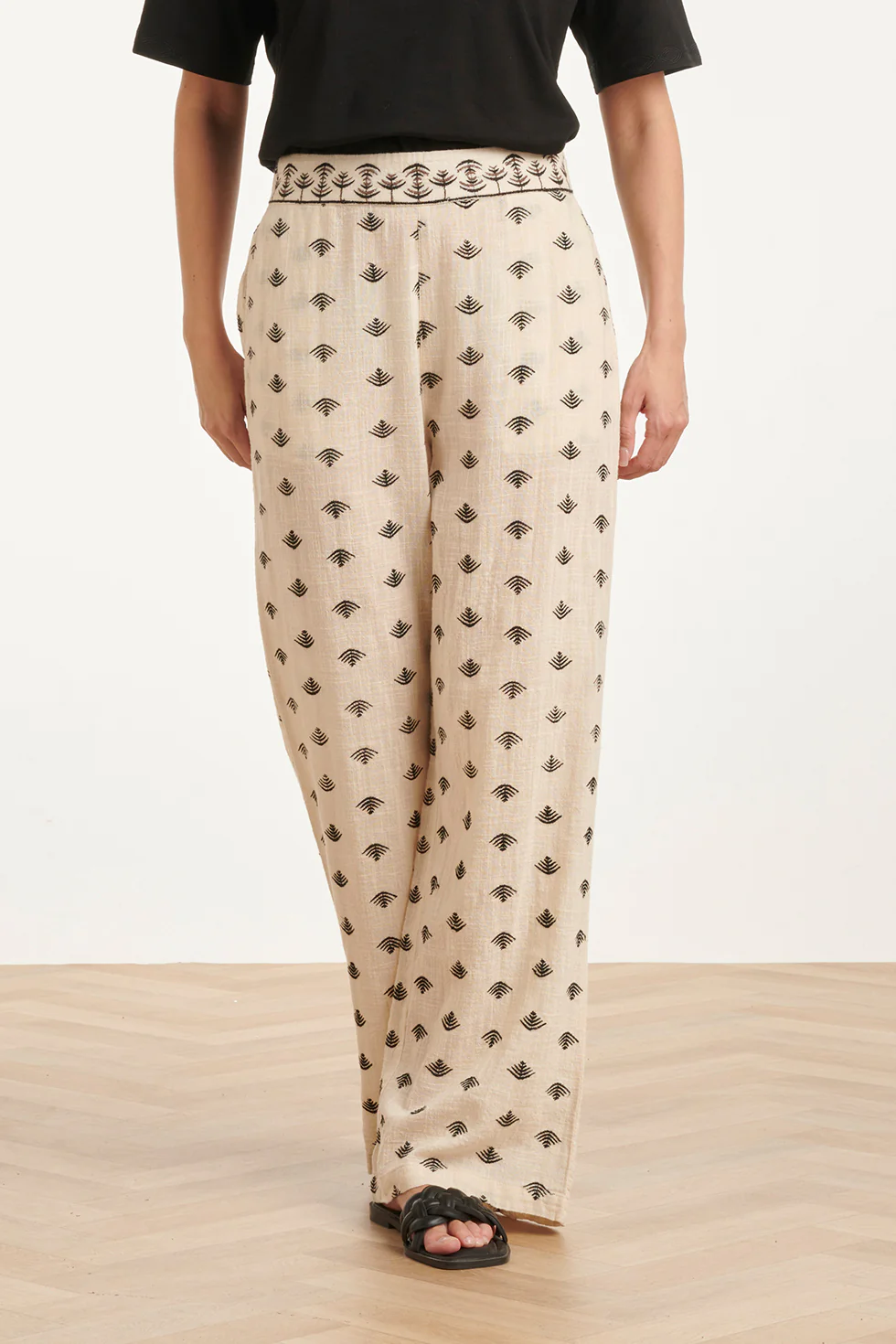Wide Leg Broek Met Aztec Print In Crème En Zwart | Off White - Black - Image 5