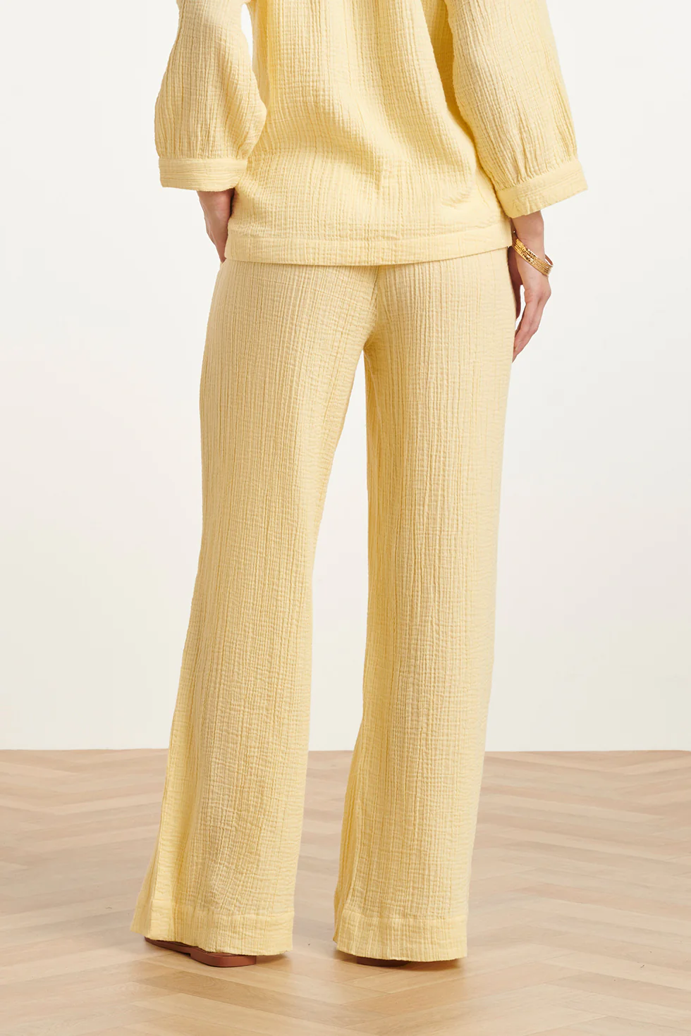 Wide Leg Mousseline Broek Met Strikkoord | Light Yellow - Image 12