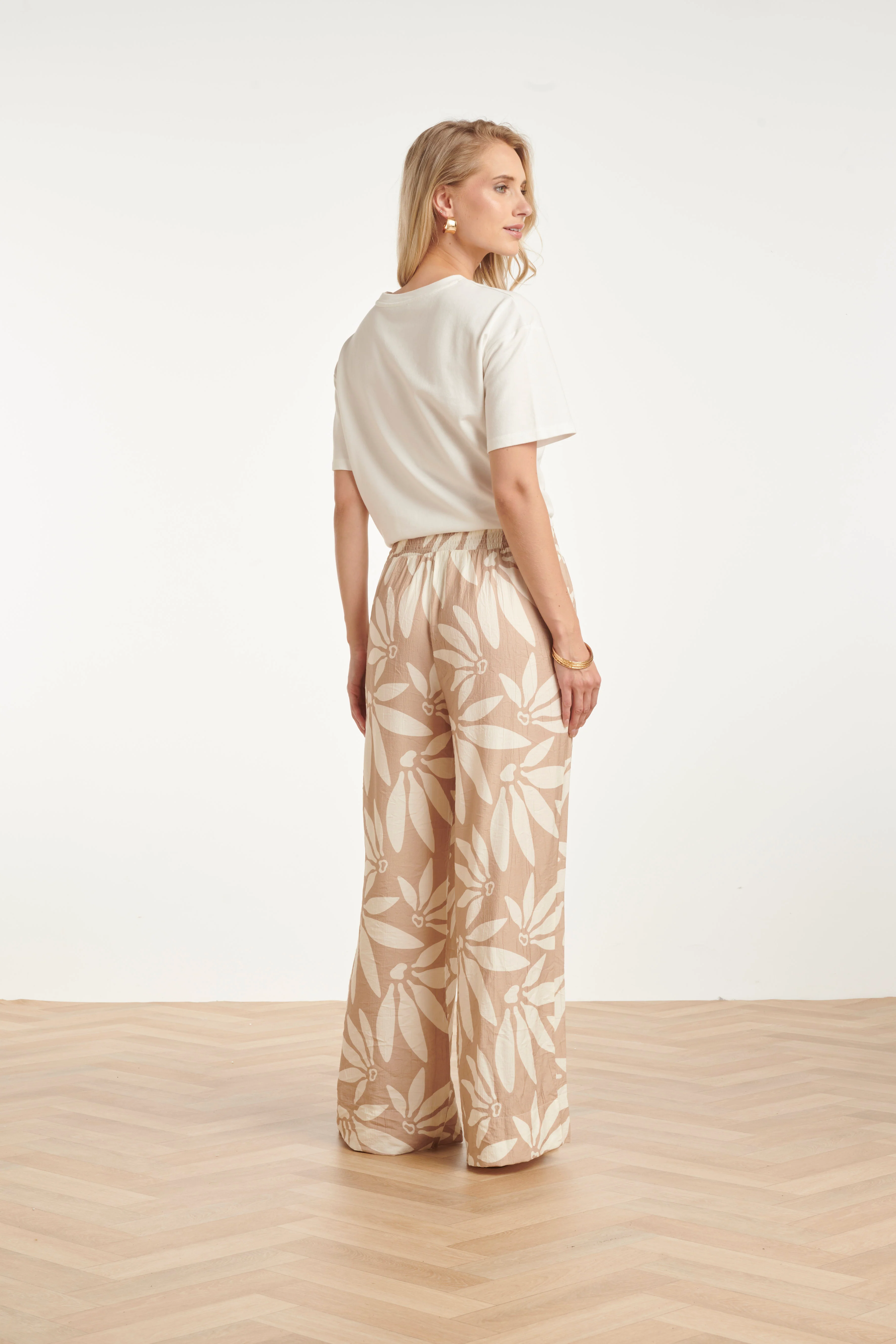 Wide Leg Pantalon Met Bloemprint - Beige/Wit | Dark Sand - Off White - Image 5