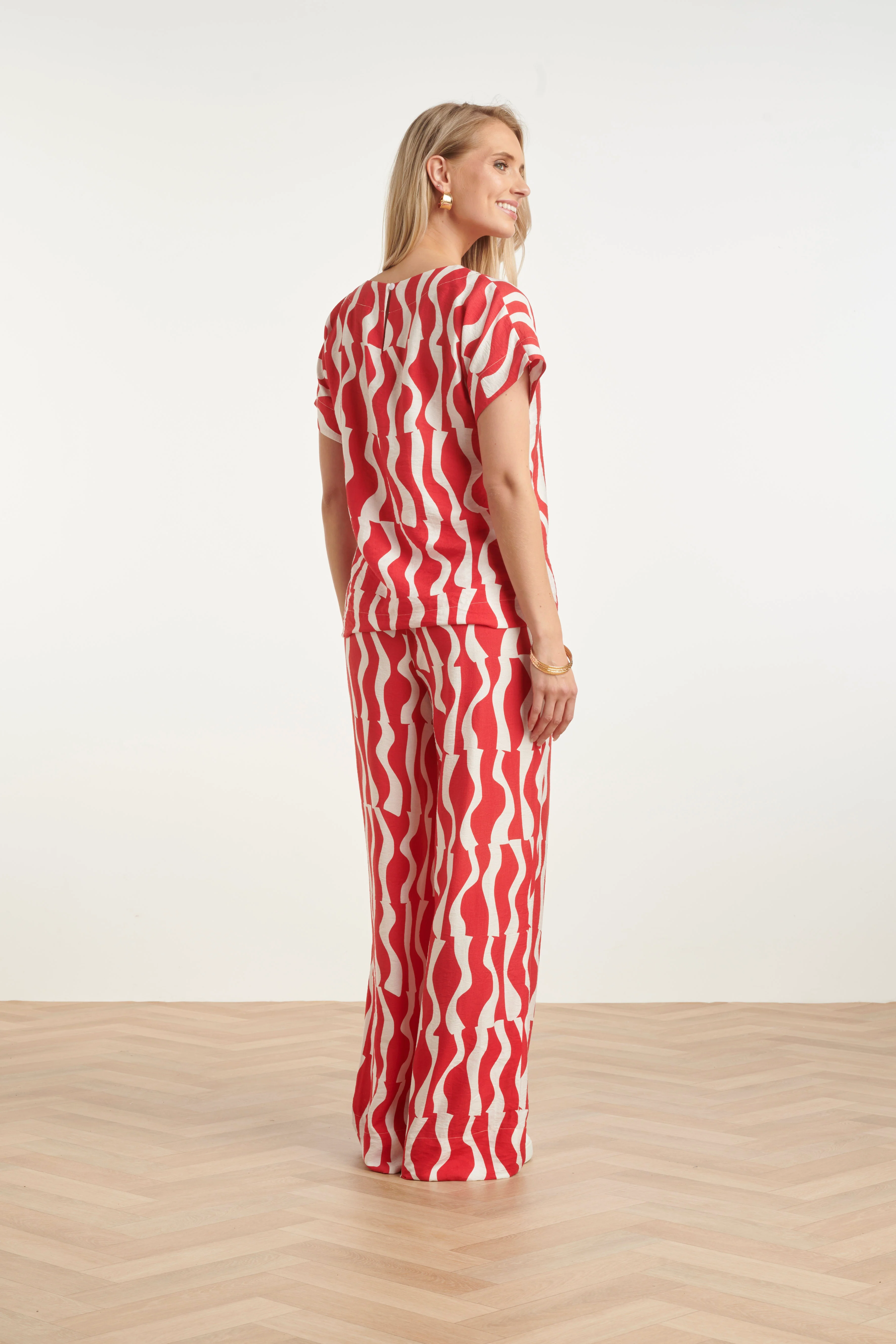 Wijde Broek Met Rood-Witte Golvende Print | Red - White - Image 5