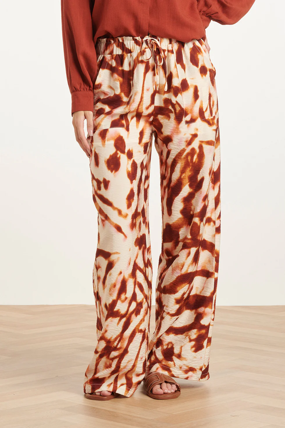 Wijde Broek Met Tie-Dye Look Print In Bruin En Roze | Brique - Muticolour - Image 3