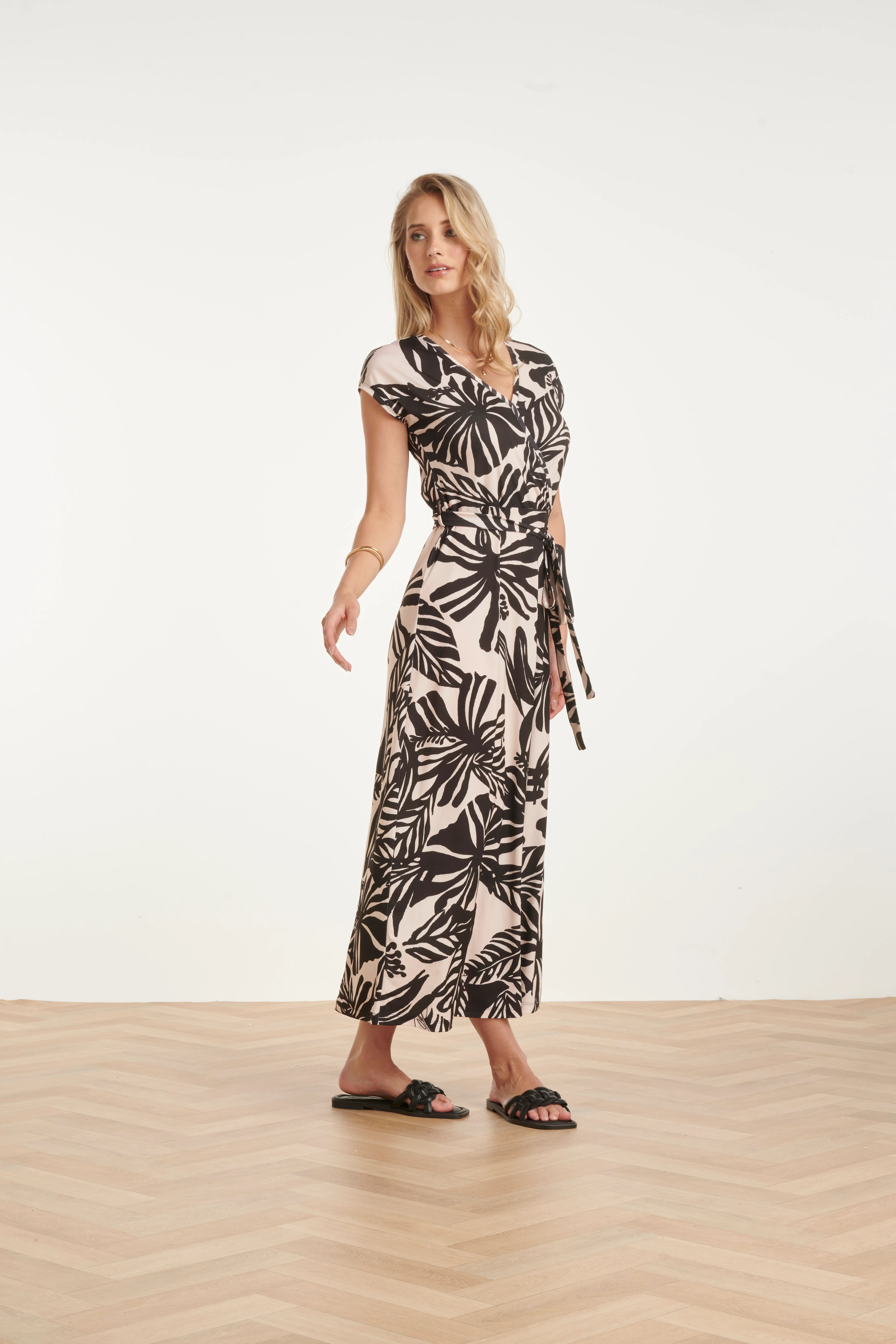 Wikkeleffect Maxi-Jurk Met Bladprint In Zwart En Ecru | Off White - Black - Image 5