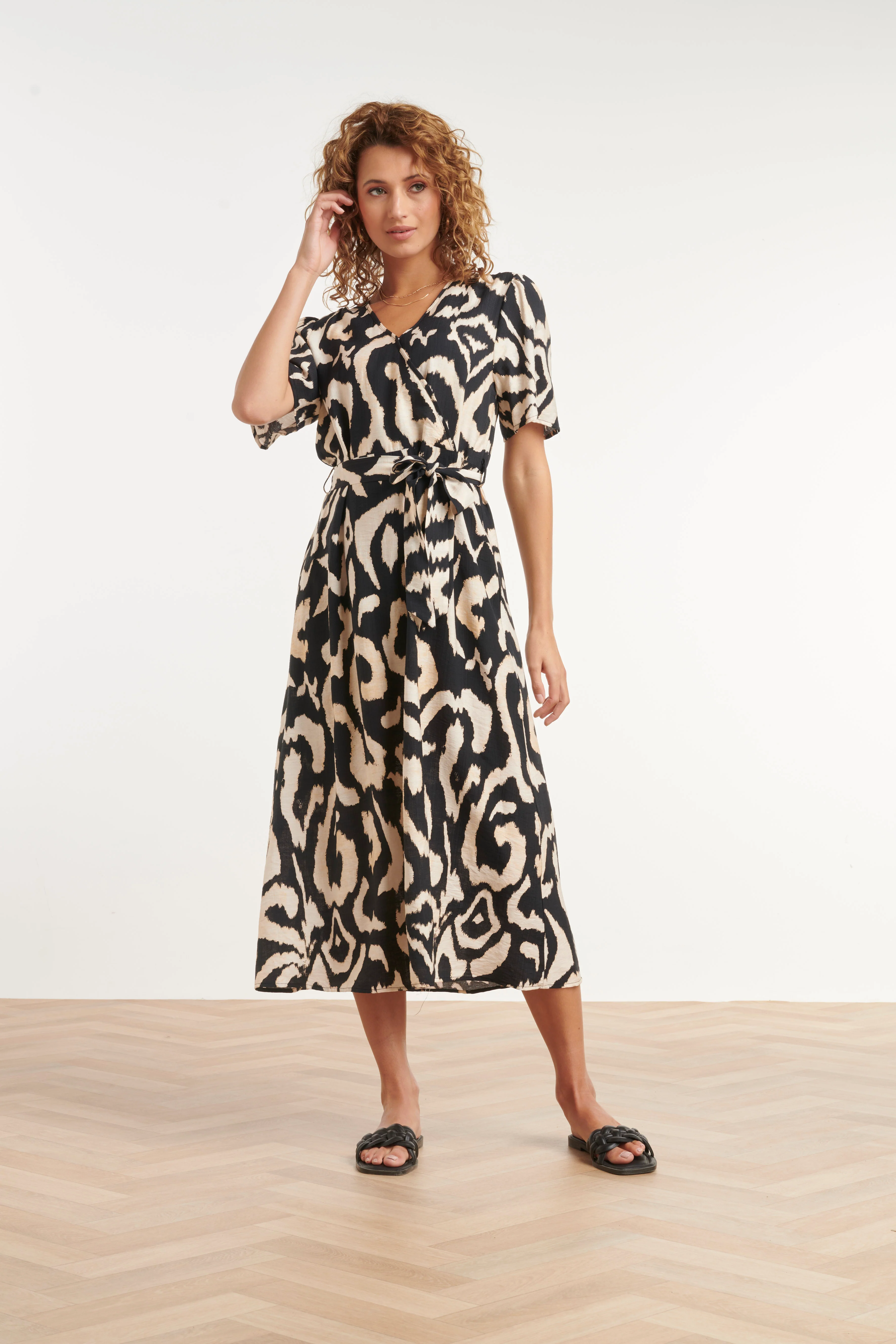 Wikkeljurk Met Zwart-Beige Dieren Print En Ceintuur | Black White