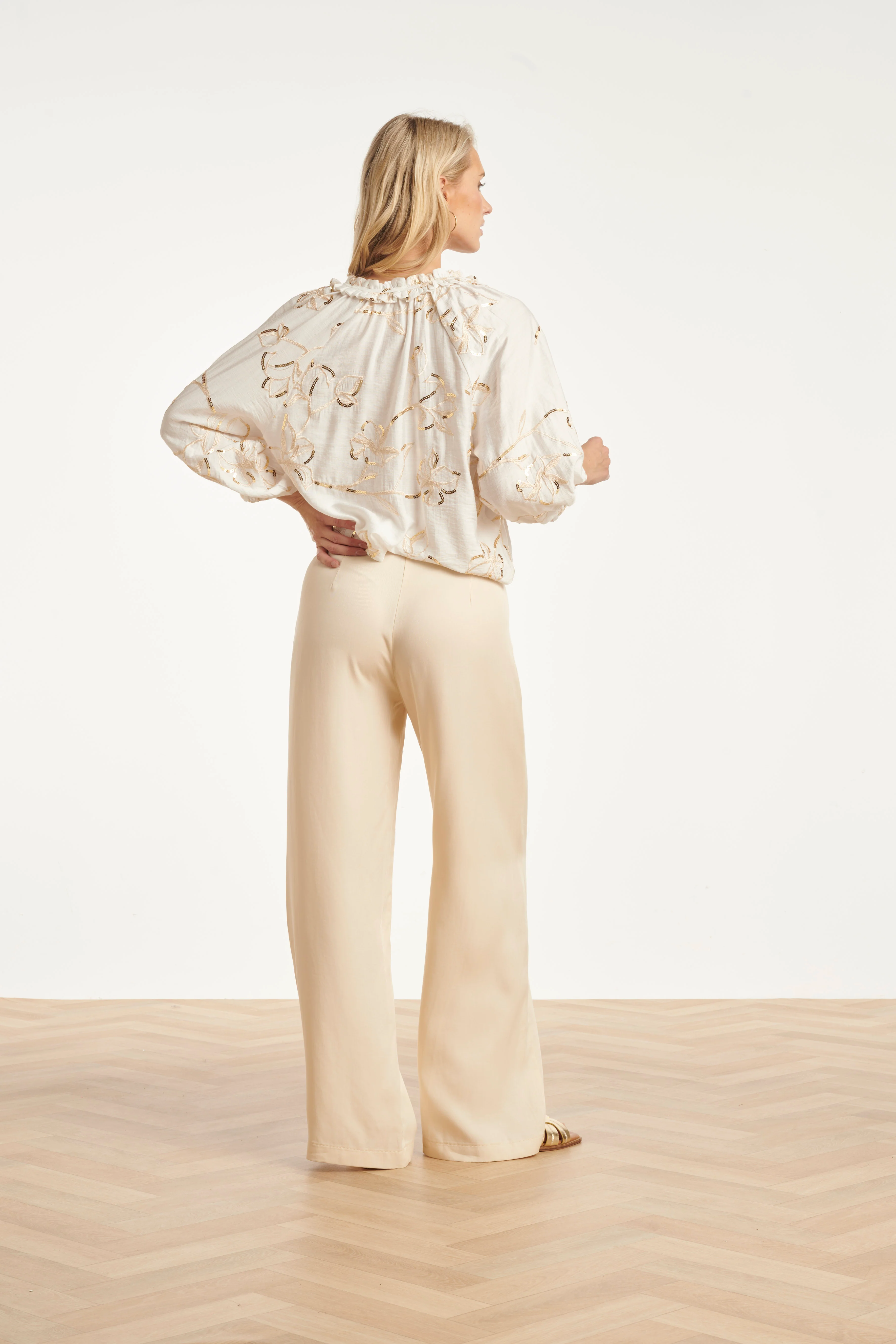 Witte Blouse Met Gouden Borduursels En Pailletten | Off White - Gold - Image 11