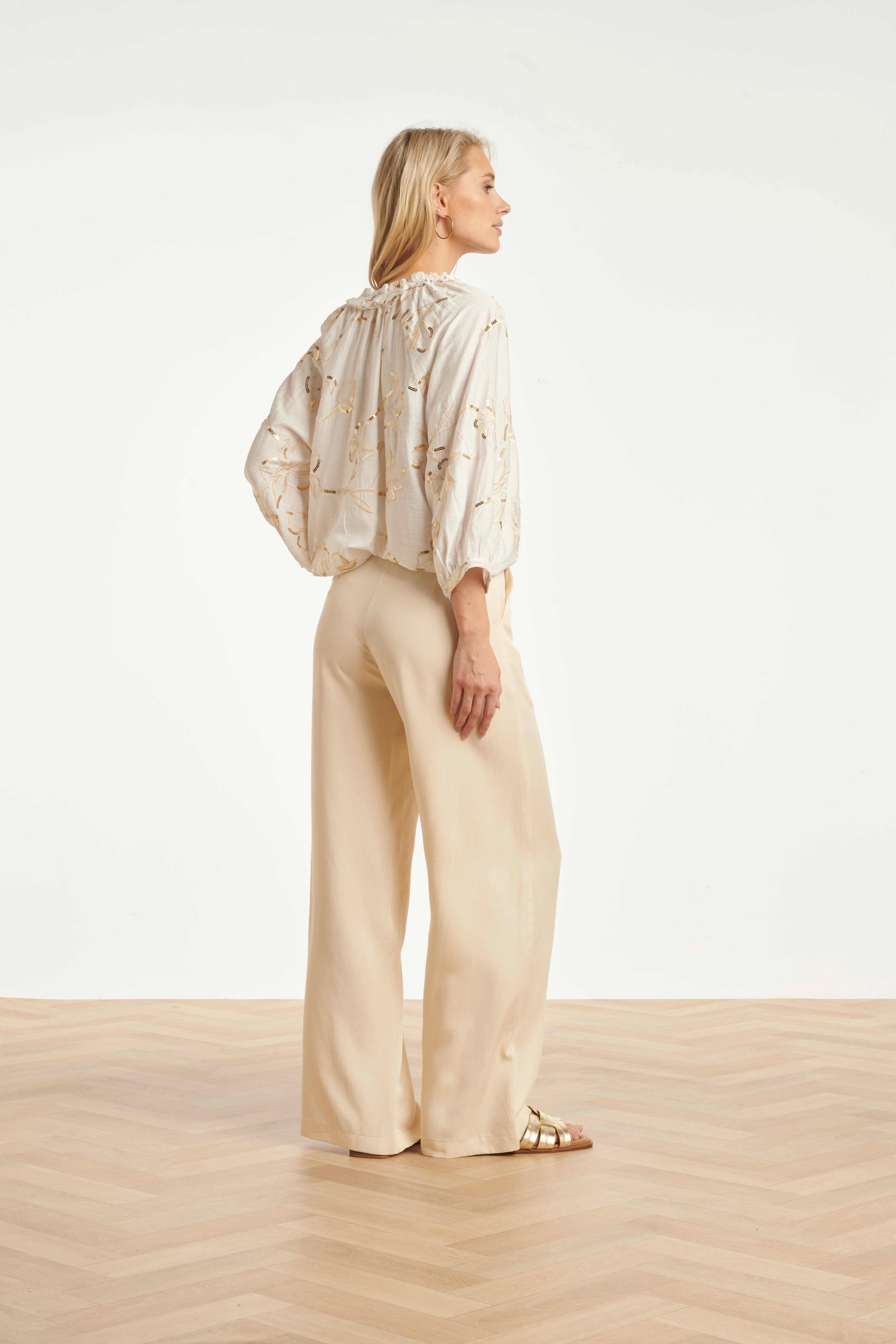 Witte Blouse Met Gouden Borduursels En Pailletten | Off White - Gold - Image 9