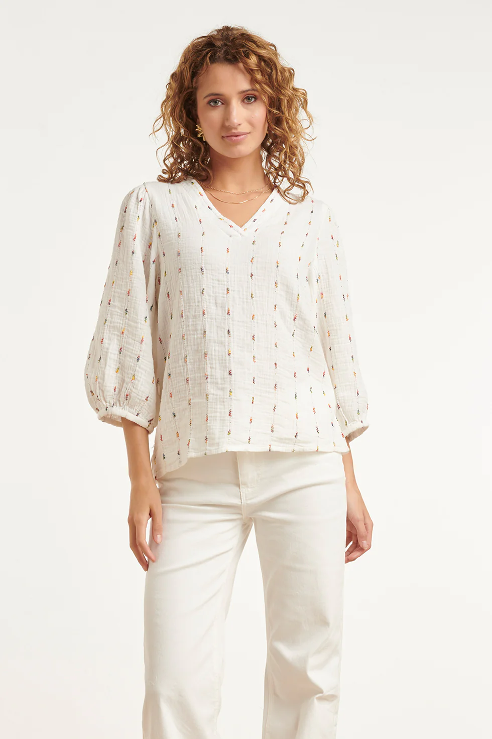 Witte Blouse Met Subtiele Multicolor Details En V-Hals | Off White