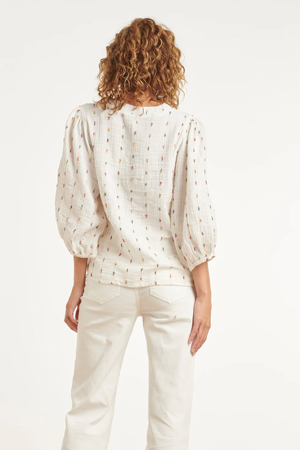 Witte Blouse Met Subtiele Multicolor Details En V-Hals | Off White - Image 6