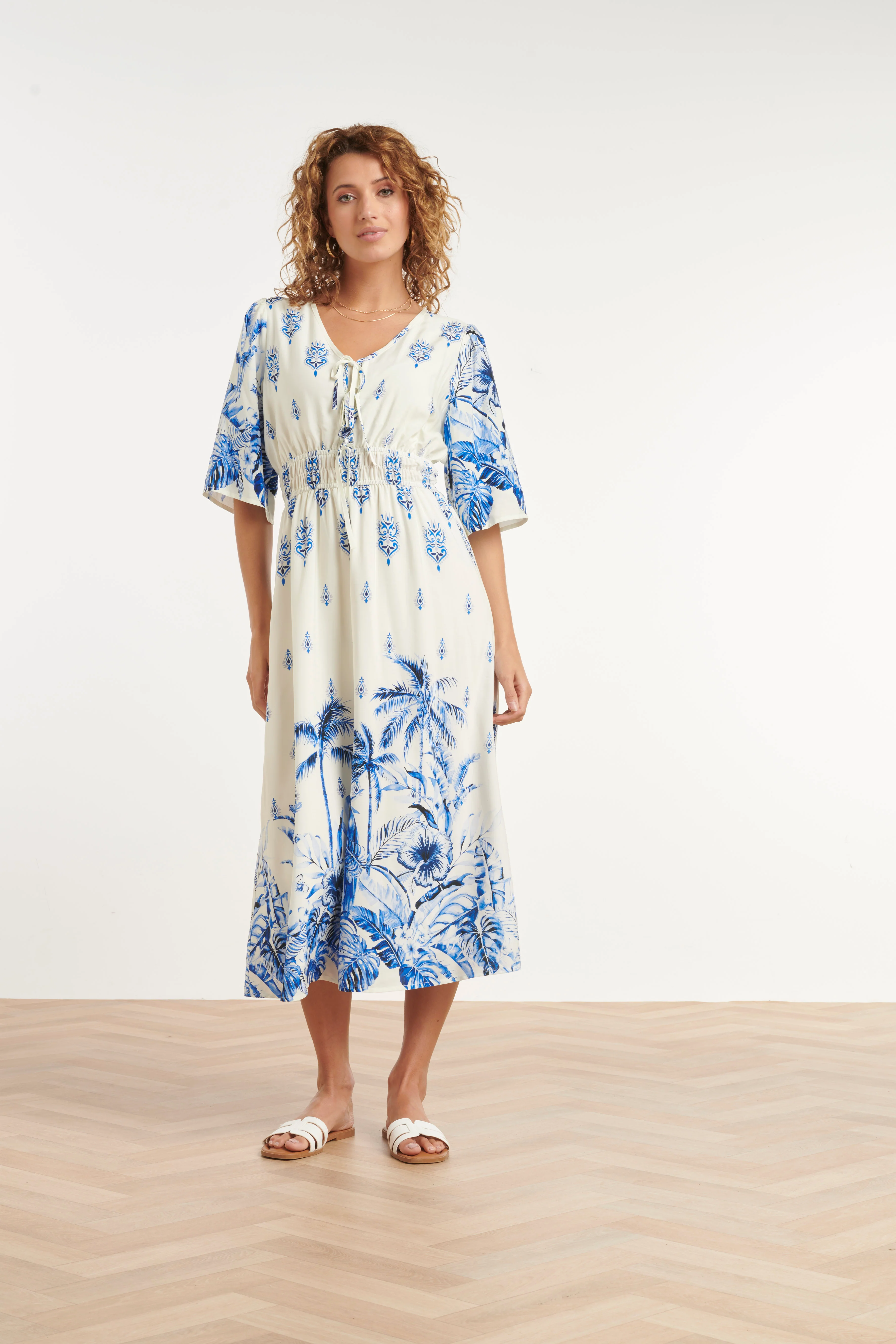Witte Jurk Met Blauwe Print En Elastische Taille | Off White - Blue