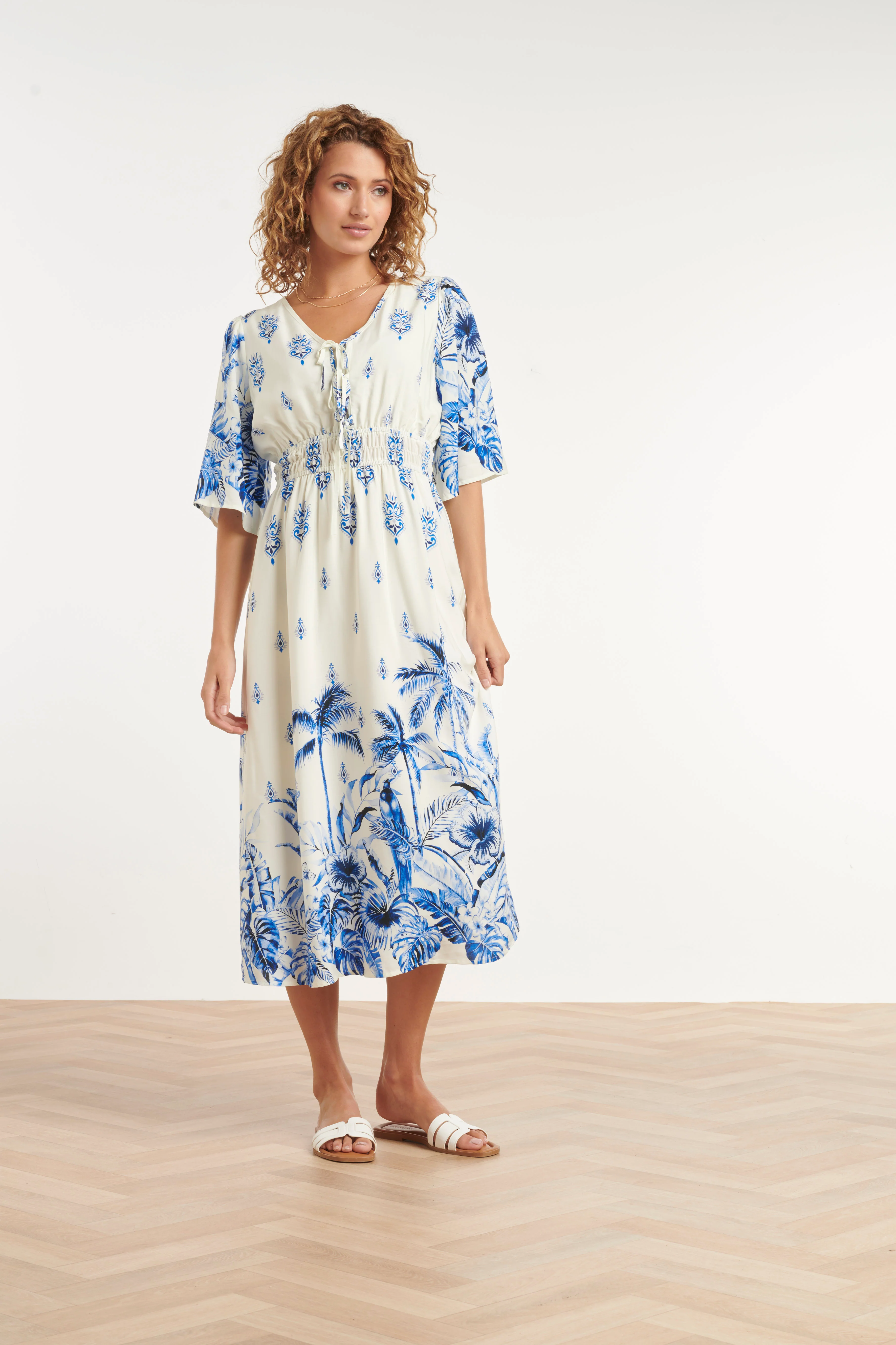 Witte Jurk Met Blauwe Print En Elastische Taille | Off White - Blue - Image 4