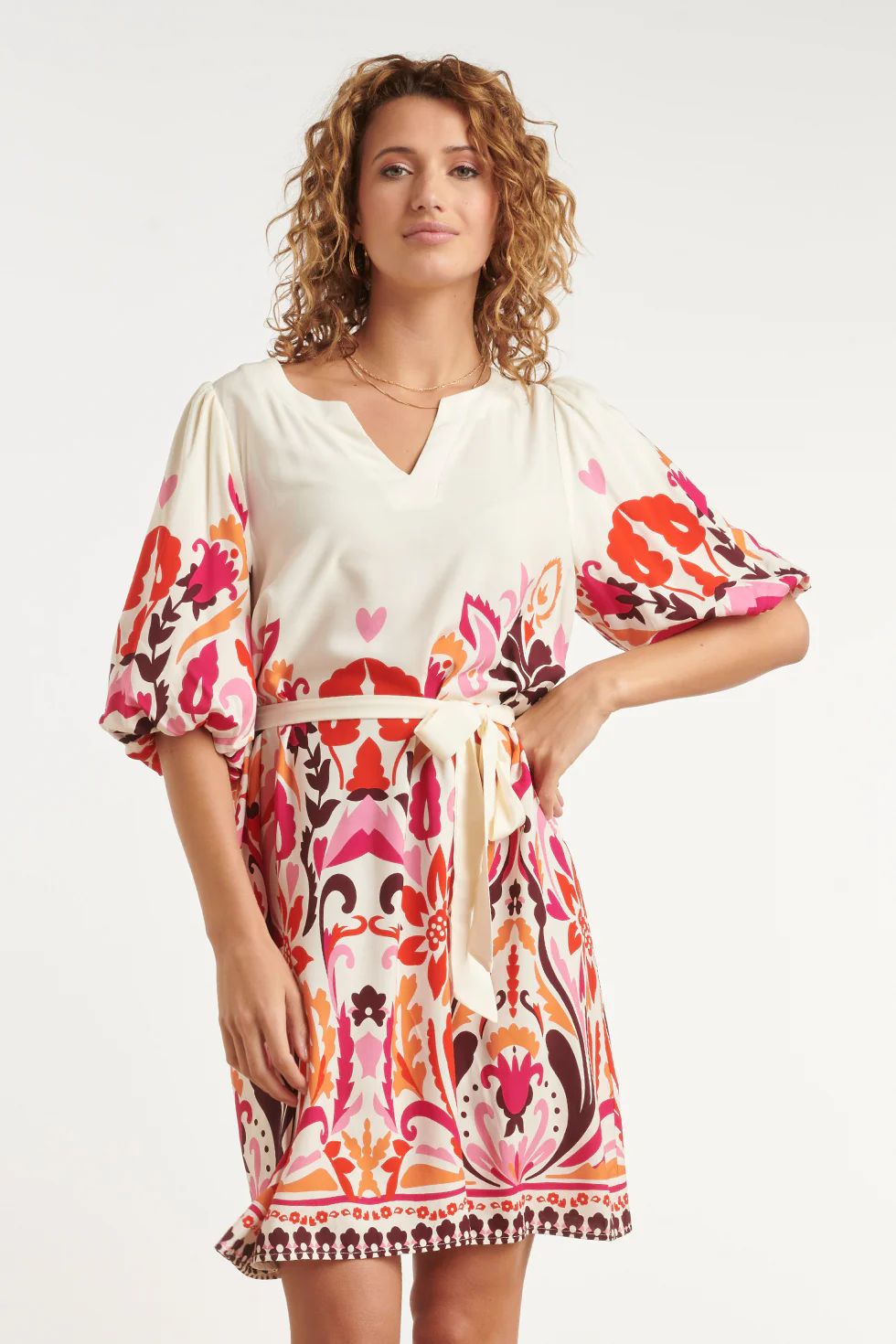Witte Jurk Met Kleurrijke Bloemenprint En Pofmouwen | Muticolour