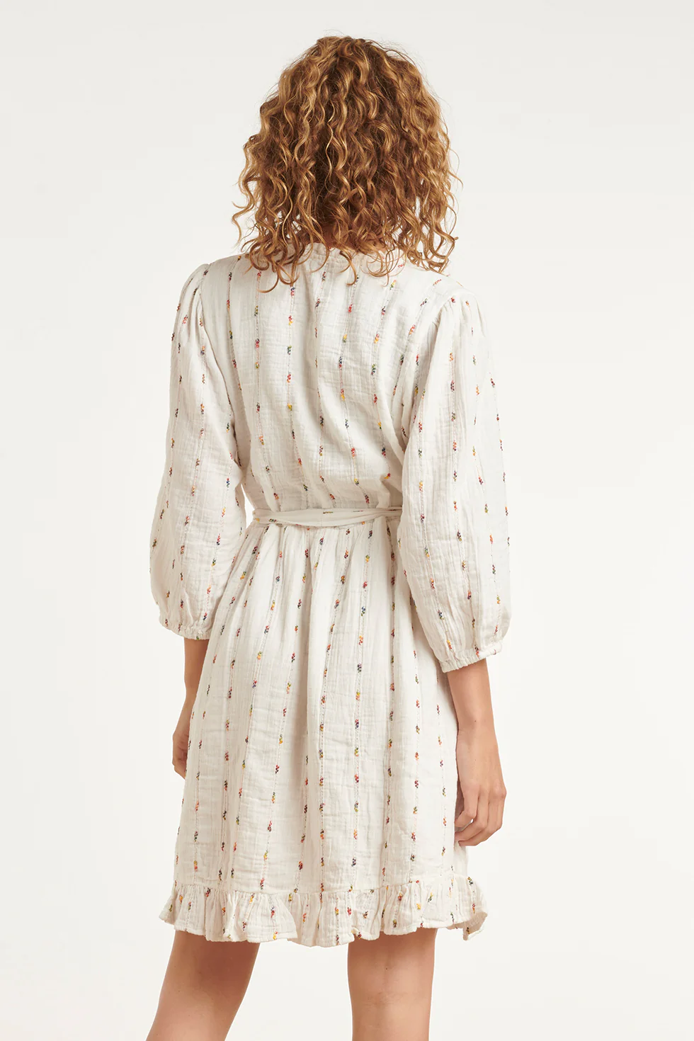 Witte Jurk Met Subtiele Multicolor Details En Ceintuur | Off White - Image 6