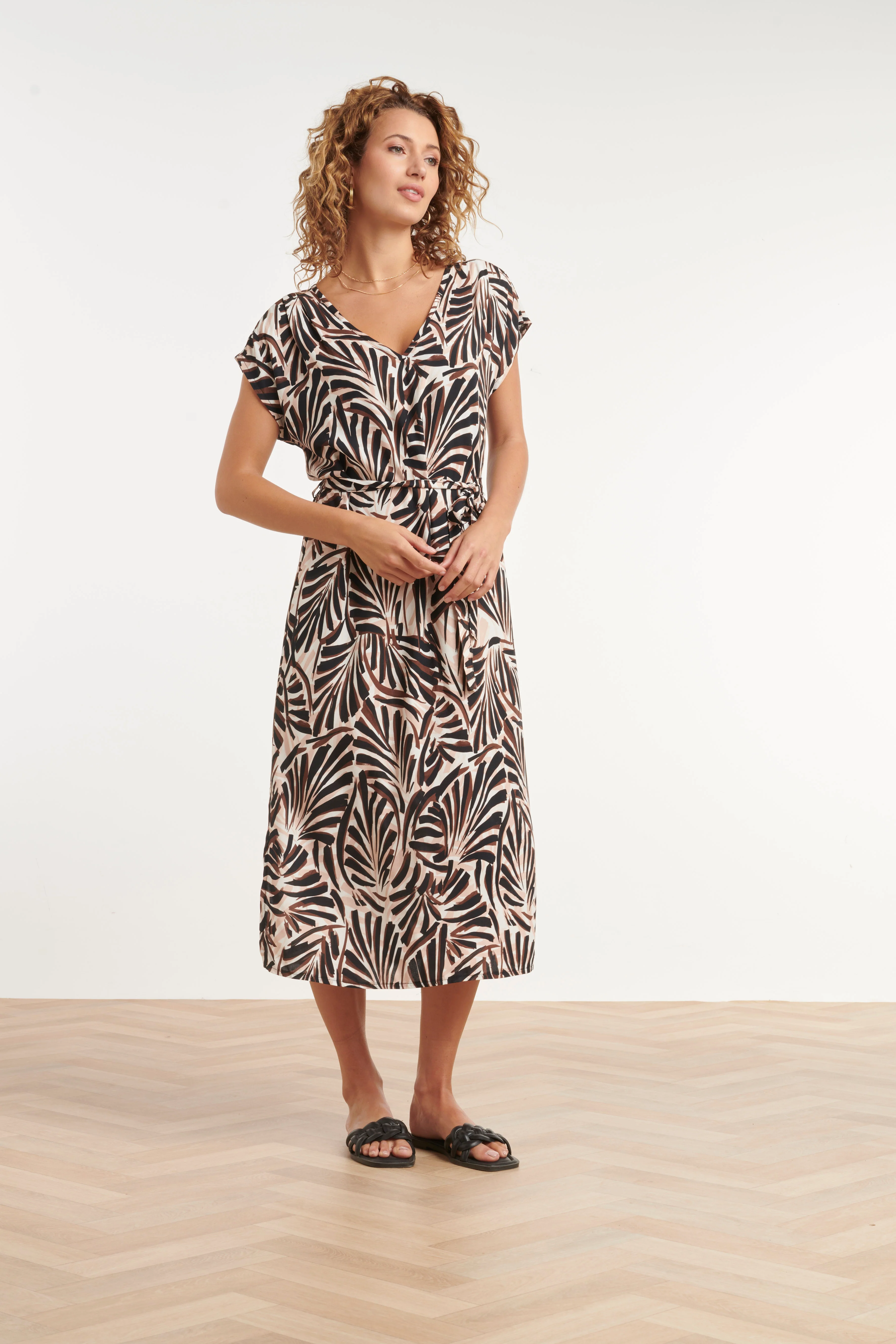 Zomerse Maxi-Jurk Met V-Hals En Palmprint | Off White - Brown - Image 4