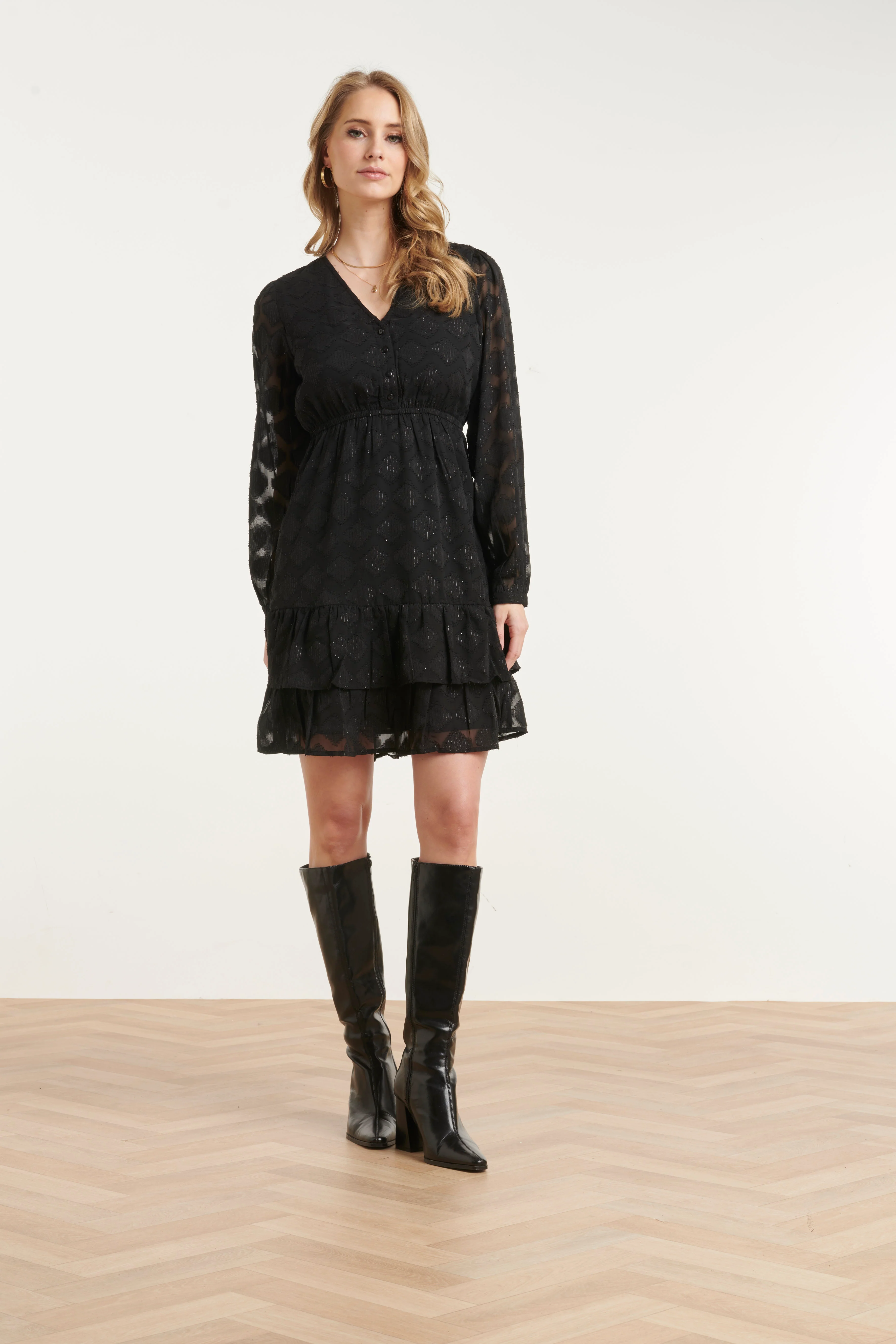 Zwarte Jurk Met V-Hals En Geometrische Lurex Details | Black - Image 3